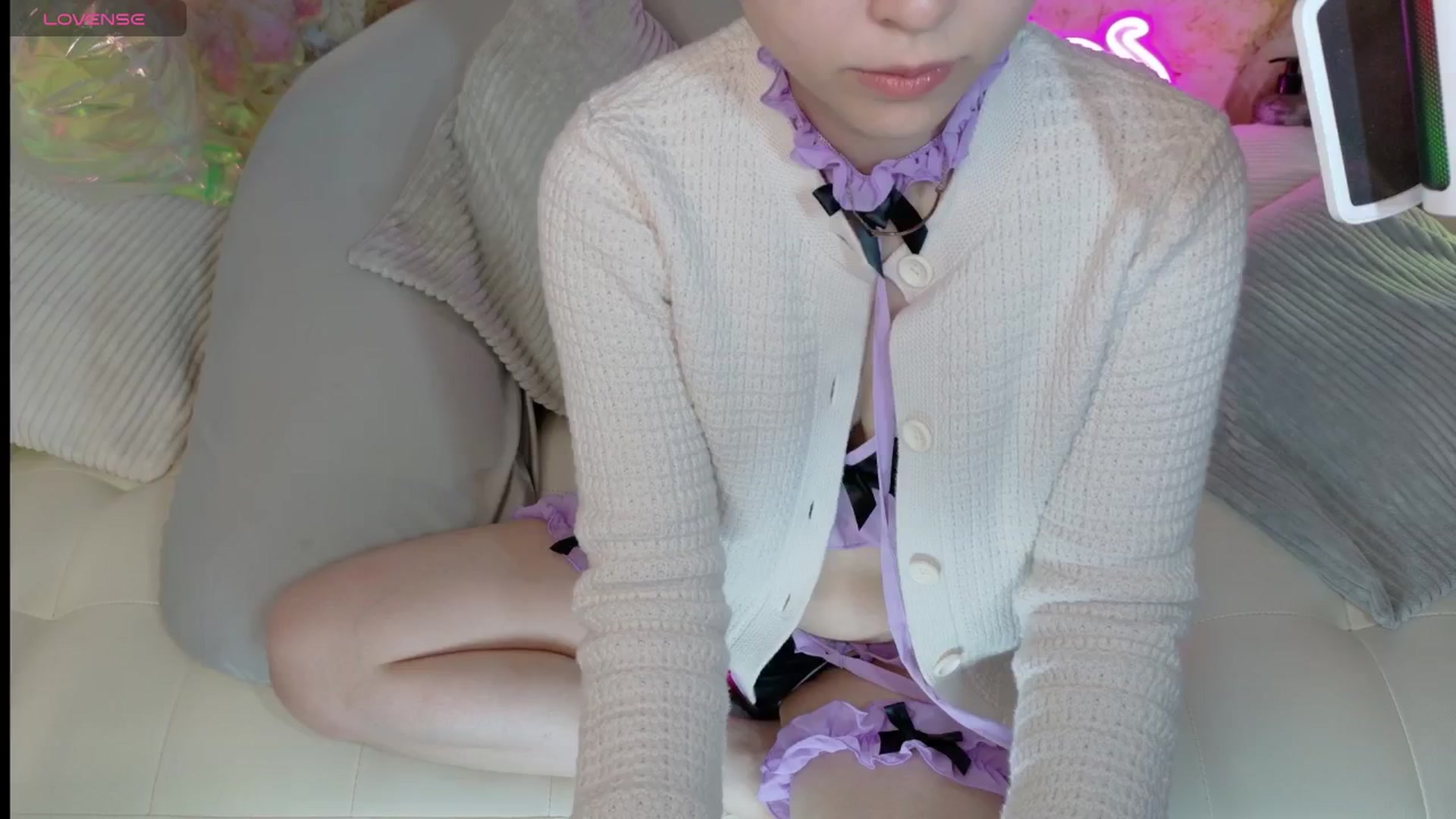 Gallery image thumbnail from Tsu_mu_gi_526's myfreecams stream on, 07/04/2025, 20:15 image 18 of 20