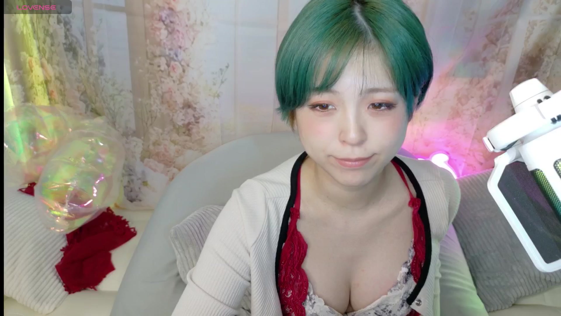 Gallery image thumbnail from Tsu_mu_gi_526's myfreecams stream on, 07/07/2025, 20:33 image 2 of 20