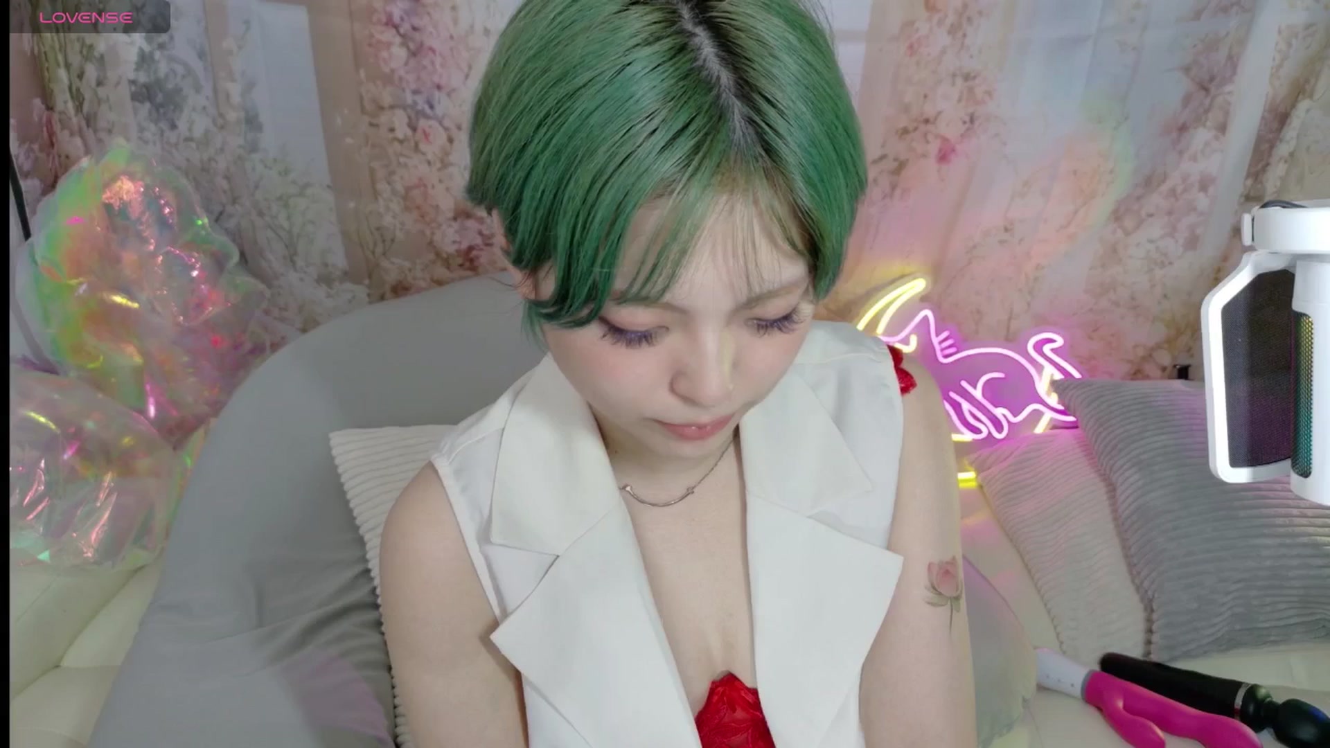 Gallery image thumbnail from Tsu_mu_gi_526's myfreecams stream on, 07/17/2025, 05:33 image 6 of 20