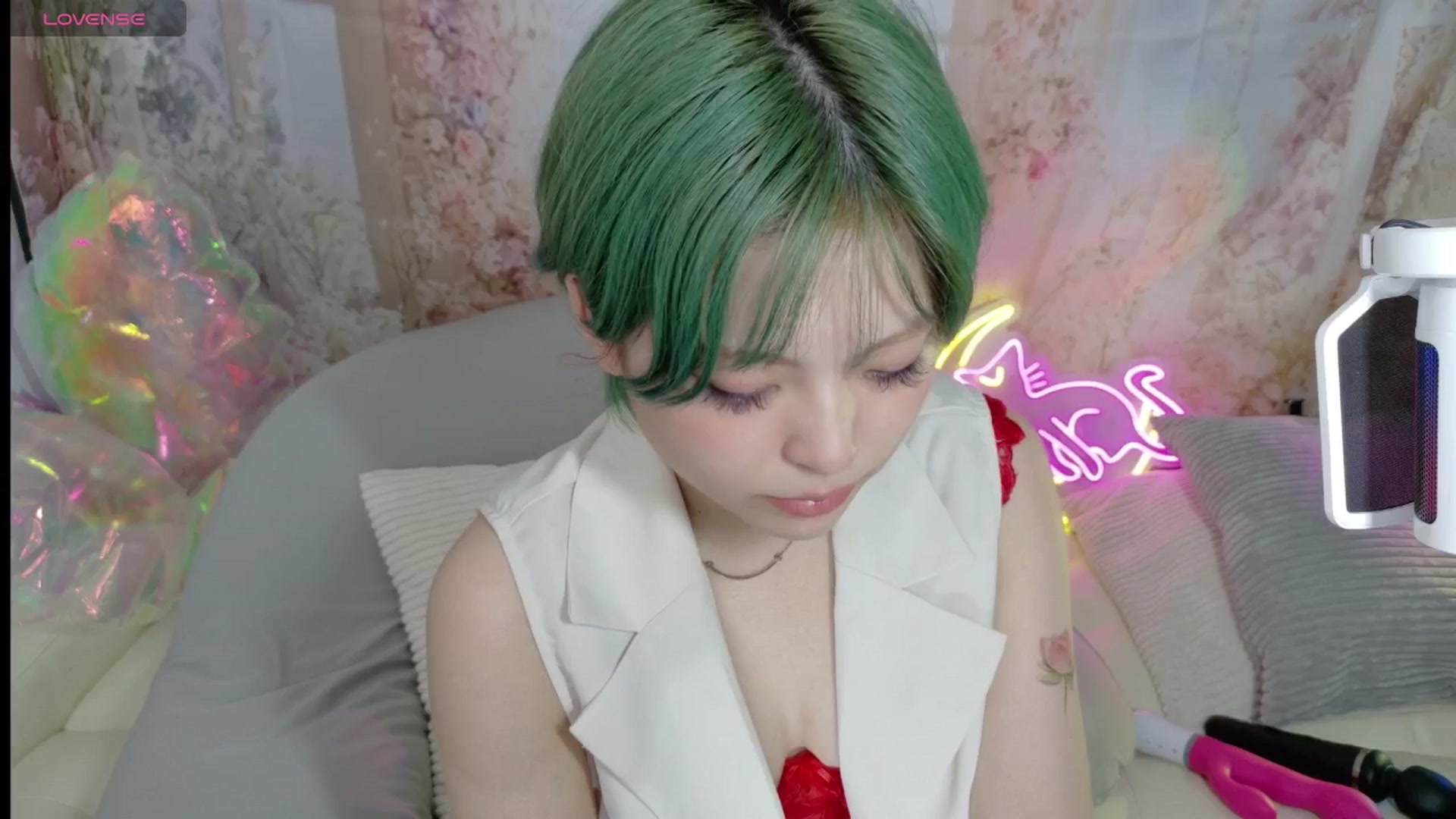 Gallery image thumbnail from Tsu_mu_gi_526's myfreecams stream on, 07/17/2025, 05:33 image 11 of 20