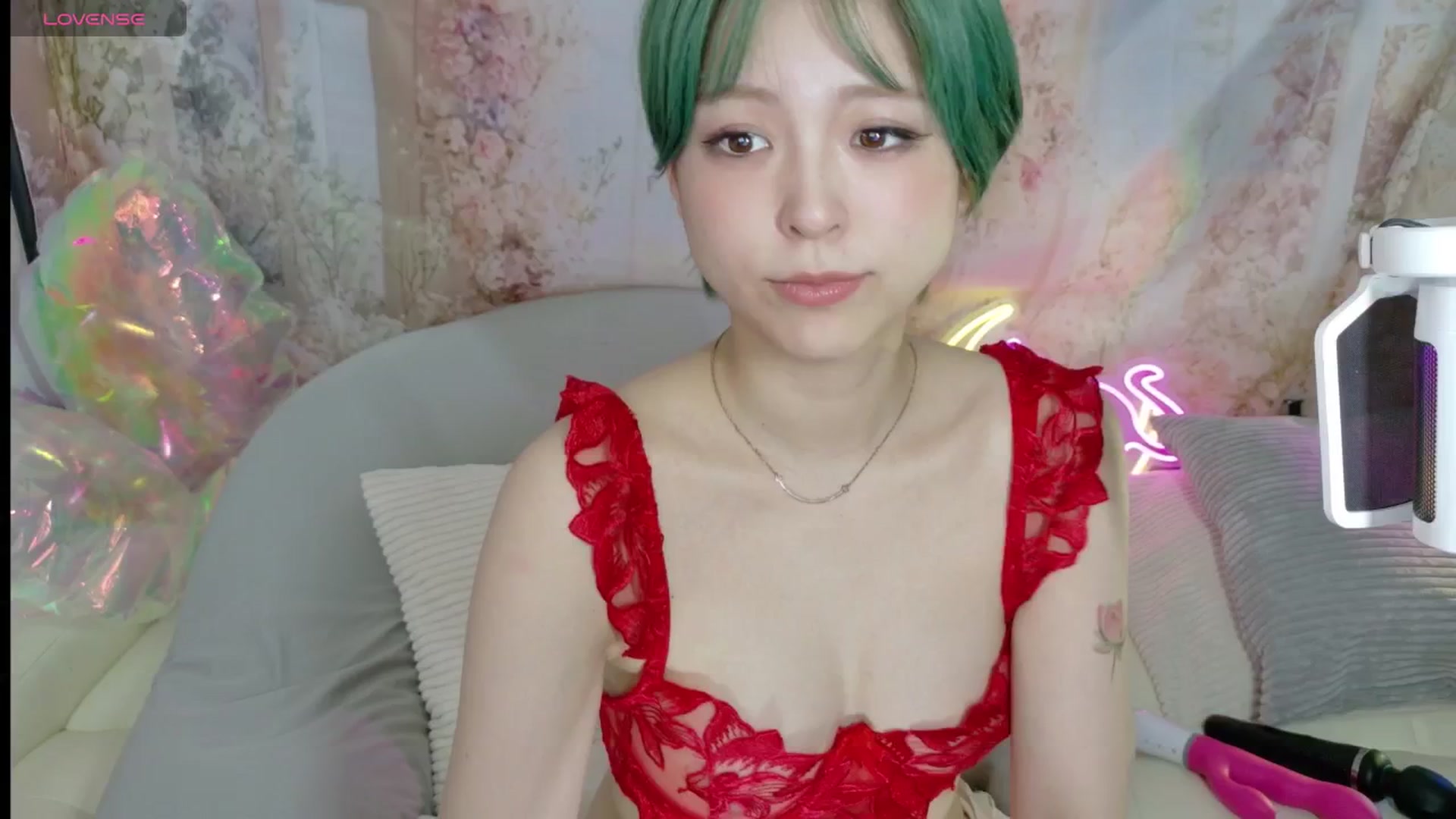 Gallery image thumbnail from Tsu_mu_gi_526's myfreecams stream on, 07/17/2025, 05:33 image 3 of 20