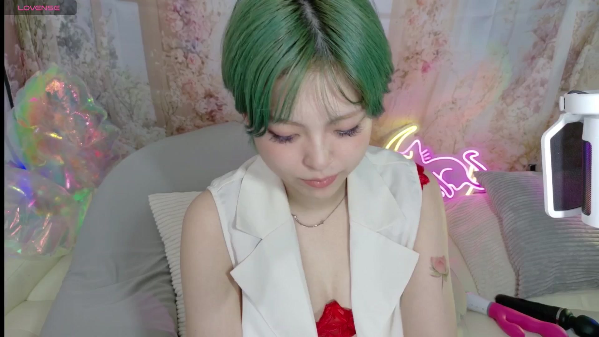 Gallery image thumbnail from Tsu_mu_gi_526's myfreecams stream on, 07/17/2025, 05:33 image 7 of 20