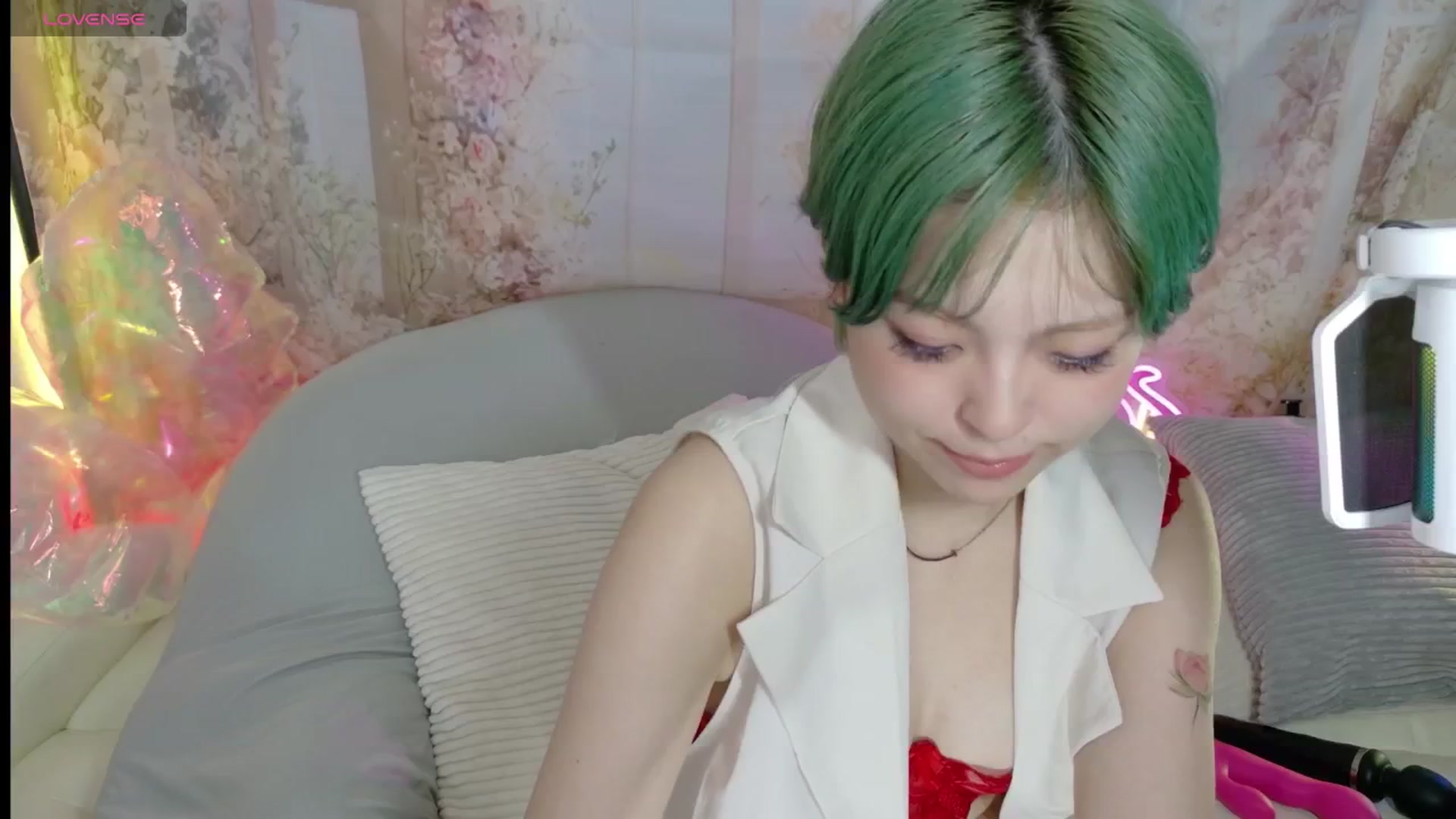 Gallery image thumbnail from Tsu_mu_gi_526's myfreecams stream on, 07/17/2025, 05:33 image 17 of 20