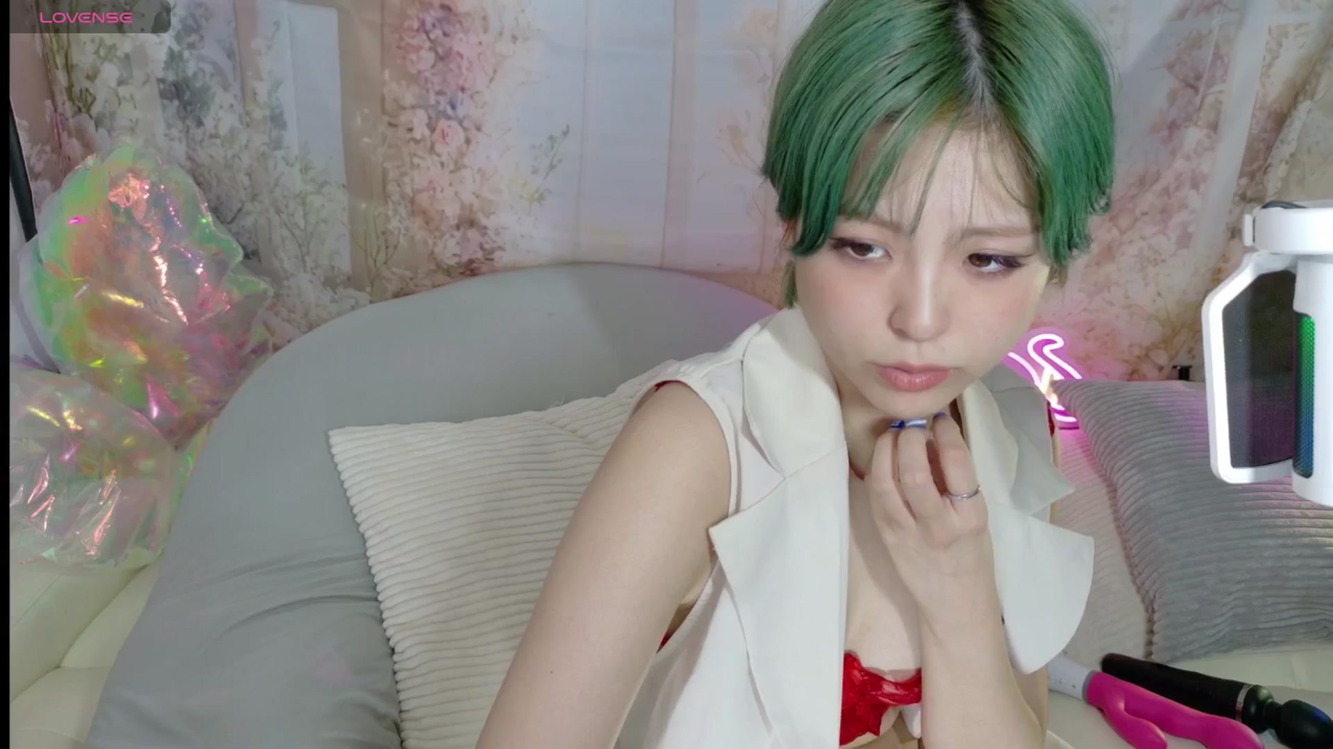 Gallery image thumbnail from Tsu_mu_gi_526's myfreecams stream on, 07/17/2025, 05:33 image 16 of 20