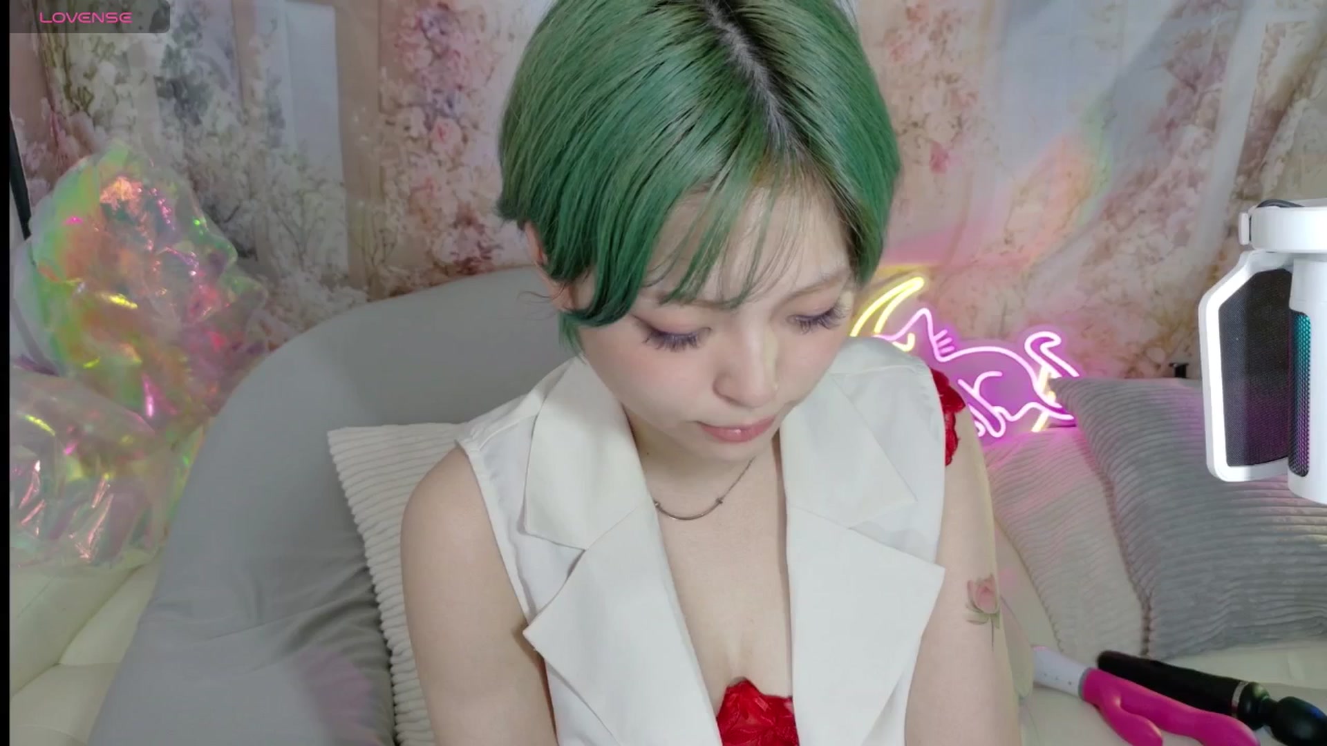 Gallery image thumbnail from Tsu_mu_gi_526's myfreecams stream on, 07/17/2025, 05:33 image 12 of 20