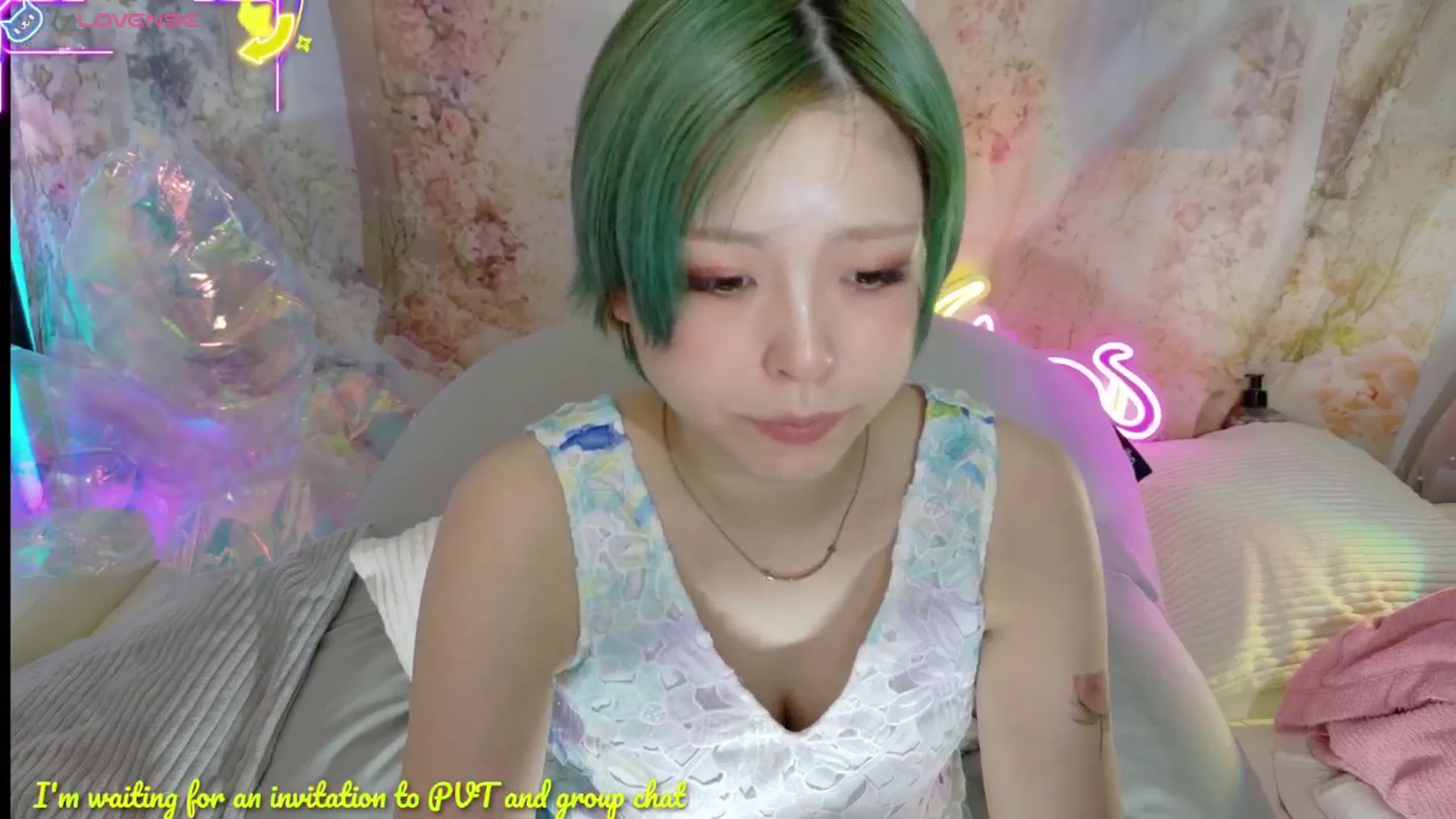 Gallery image thumbnail from Tsu_mu_gi_526's myfreecams stream on, 07/19/2025, 18:59 image 16 of 20