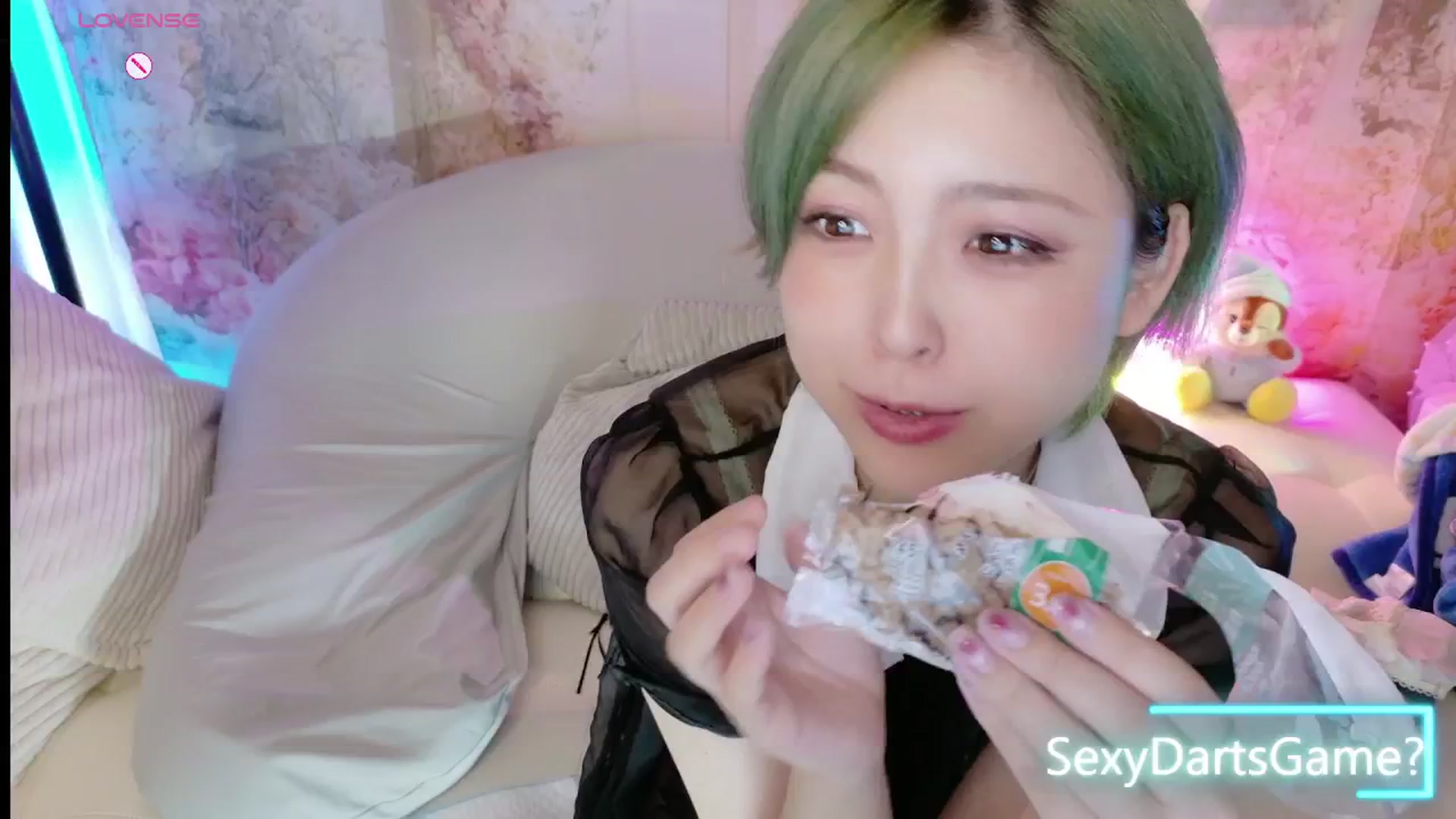 Gallery image thumbnail from Tsu_mu_gi_526's myfreecams stream on, 08/22/2025, 09:52 image 4 of 20