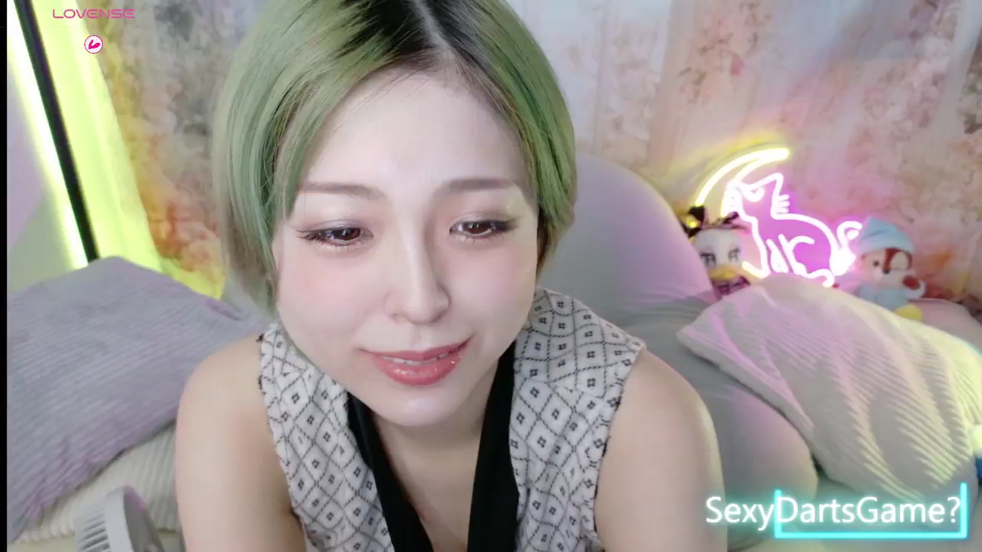 Gallery image thumbnail from Tsu_mu_gi_526's myfreecams stream on, 09/01/2025, 07:32 image 8 of 20