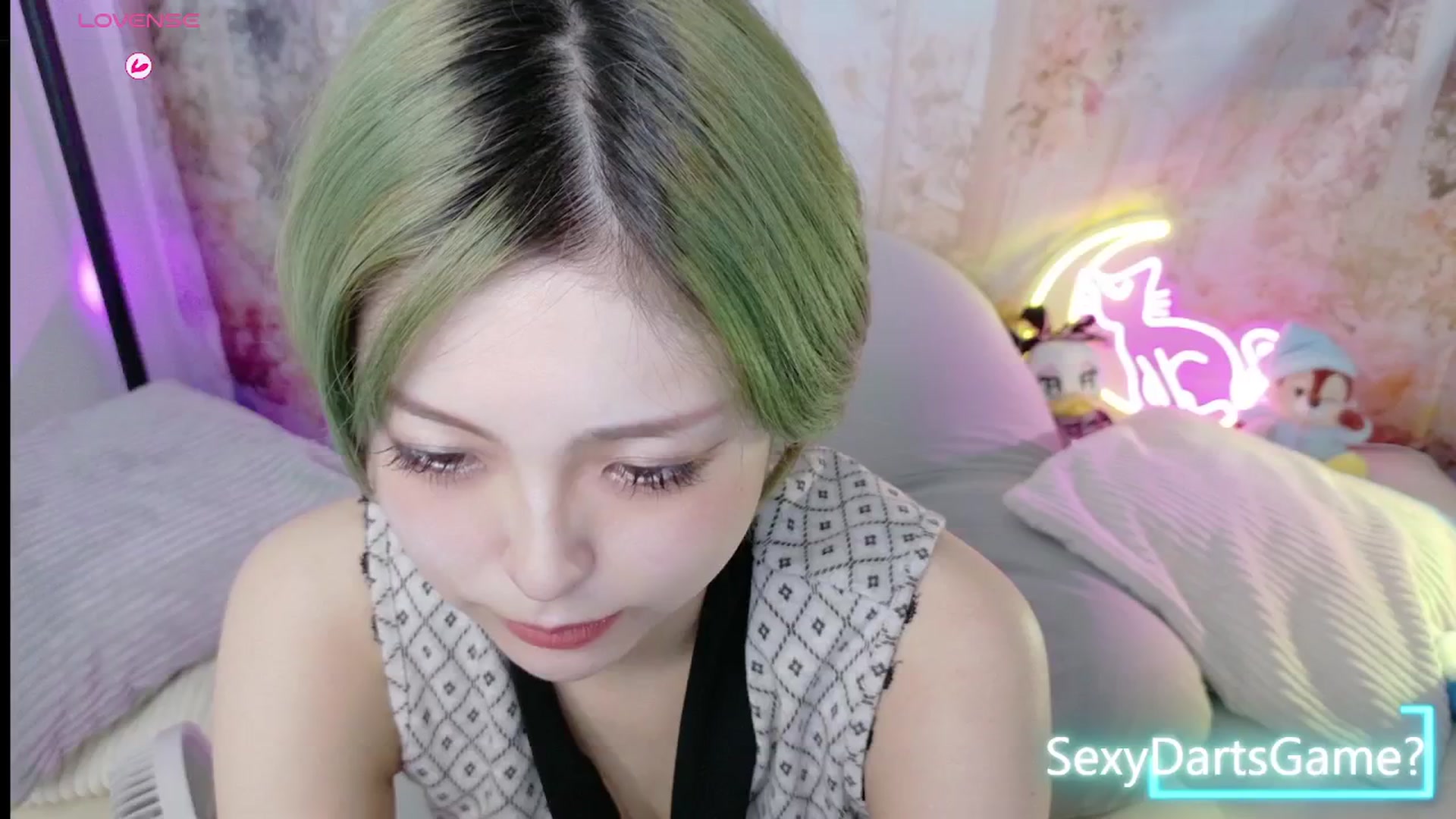 Gallery image thumbnail from Tsu_mu_gi_526's myfreecams stream on, 09/01/2025, 07:32 image 10 of 20