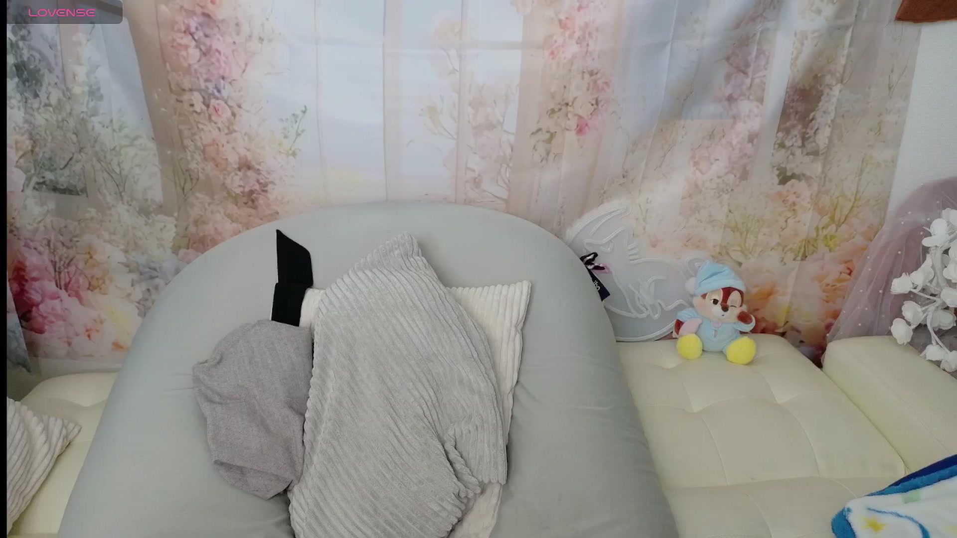 Gallery image thumbnail from Tsu_mu_gi_526's myfreecams stream on, 09/02/2025, 06:09 image 13 of 20