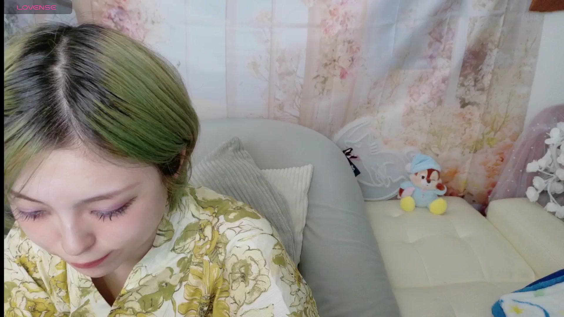 Gallery image thumbnail from Tsu_mu_gi_526's myfreecams stream on, 09/02/2025, 06:09 image 4 of 20