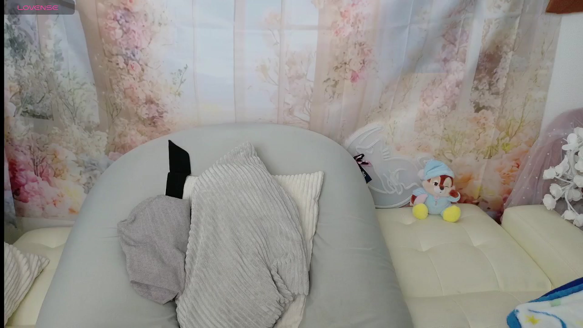 Gallery image thumbnail from Tsu_mu_gi_526's myfreecams stream on, 09/02/2025, 06:09 image 16 of 20