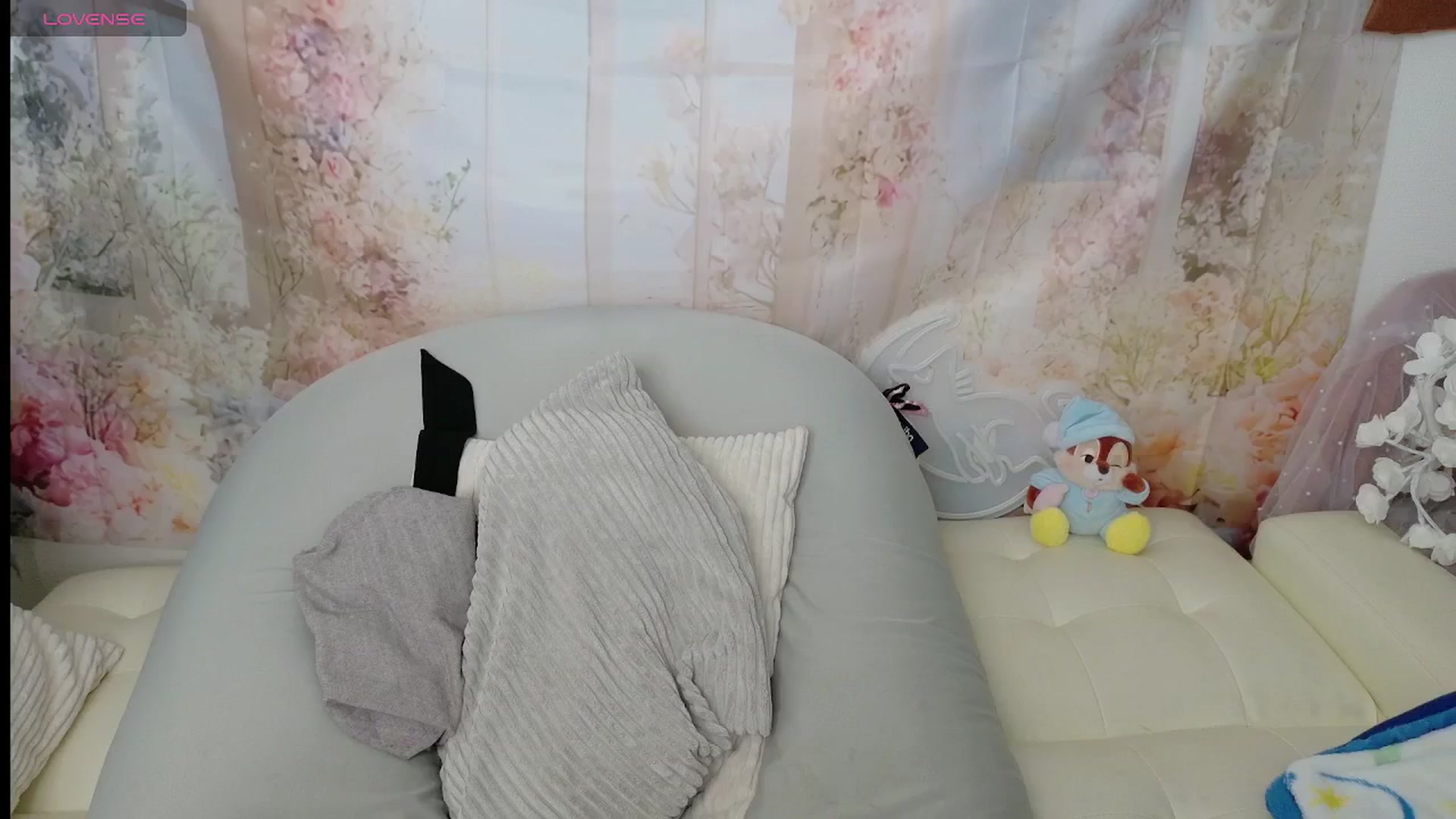Gallery image thumbnail from Tsu_mu_gi_526's myfreecams stream on, 09/02/2025, 06:09 image 15 of 20