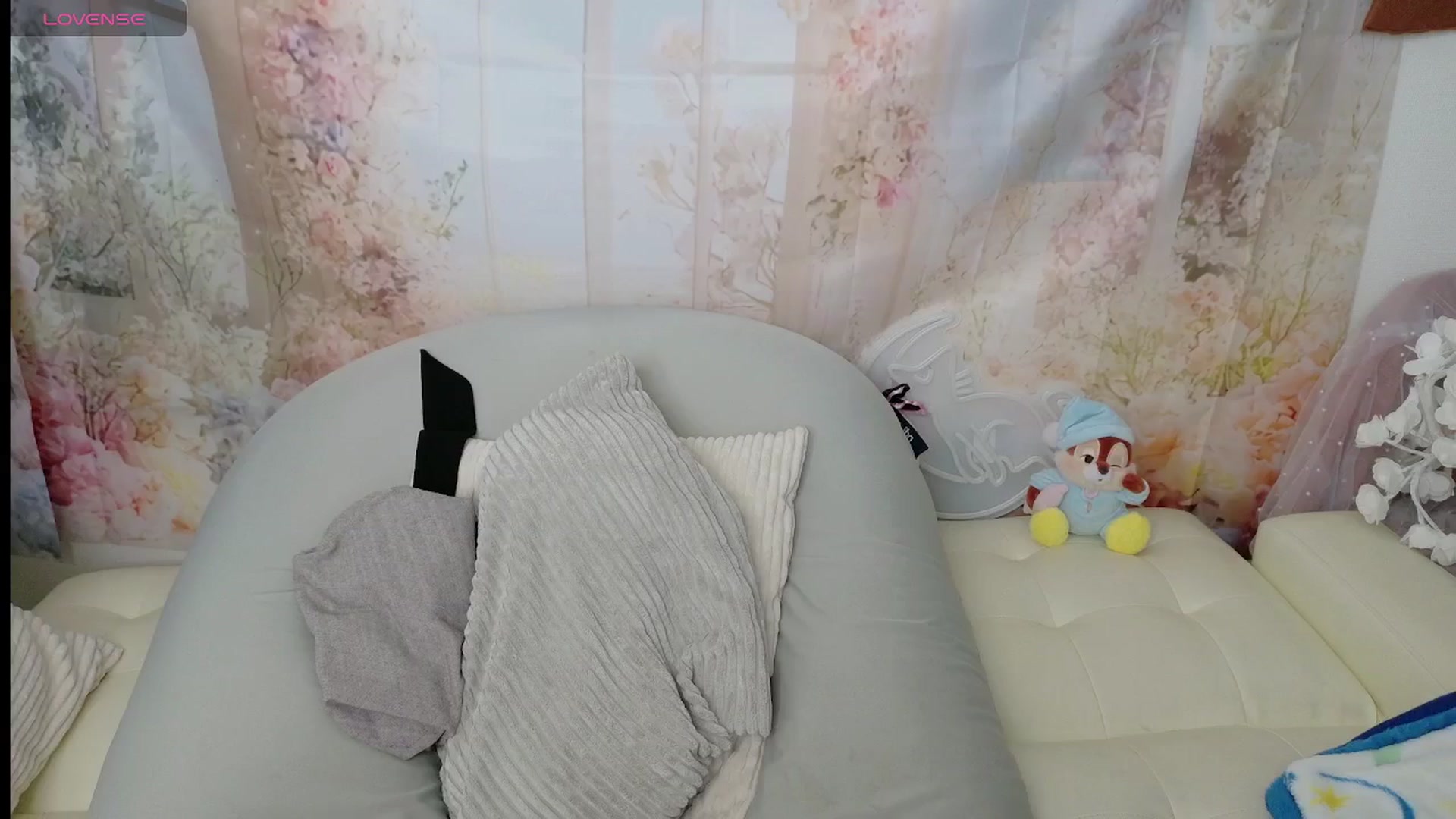 Gallery image thumbnail from Tsu_mu_gi_526's myfreecams stream on, 09/02/2025, 06:09 image 17 of 20