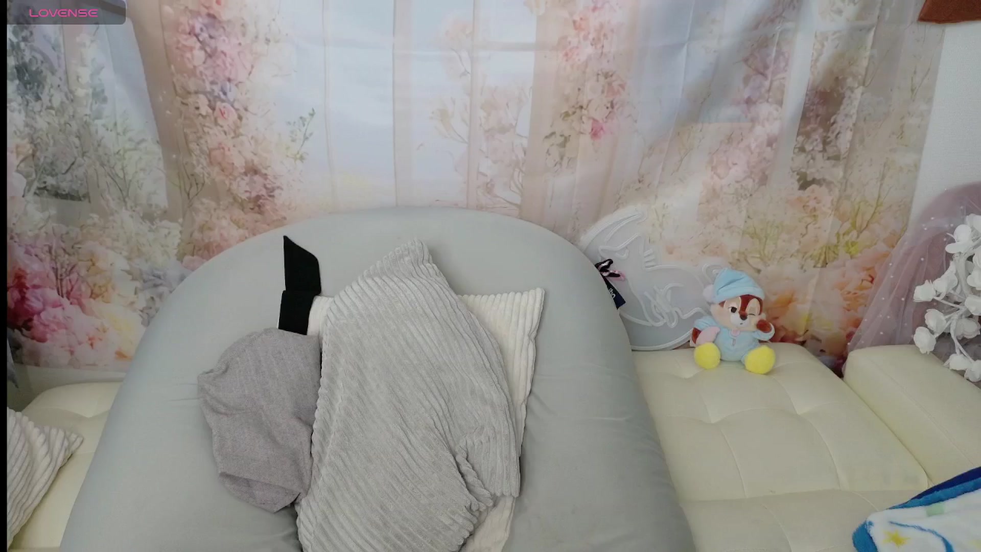 Gallery image thumbnail from Tsu_mu_gi_526's myfreecams stream on, 09/02/2025, 06:09 image 10 of 20