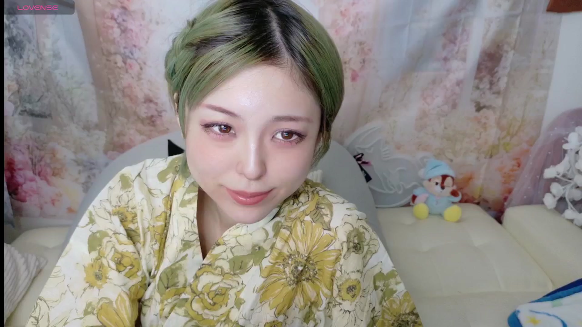 Gallery image thumbnail from Tsu_mu_gi_526's myfreecams stream on, 09/02/2025, 06:09 image 7 of 20
