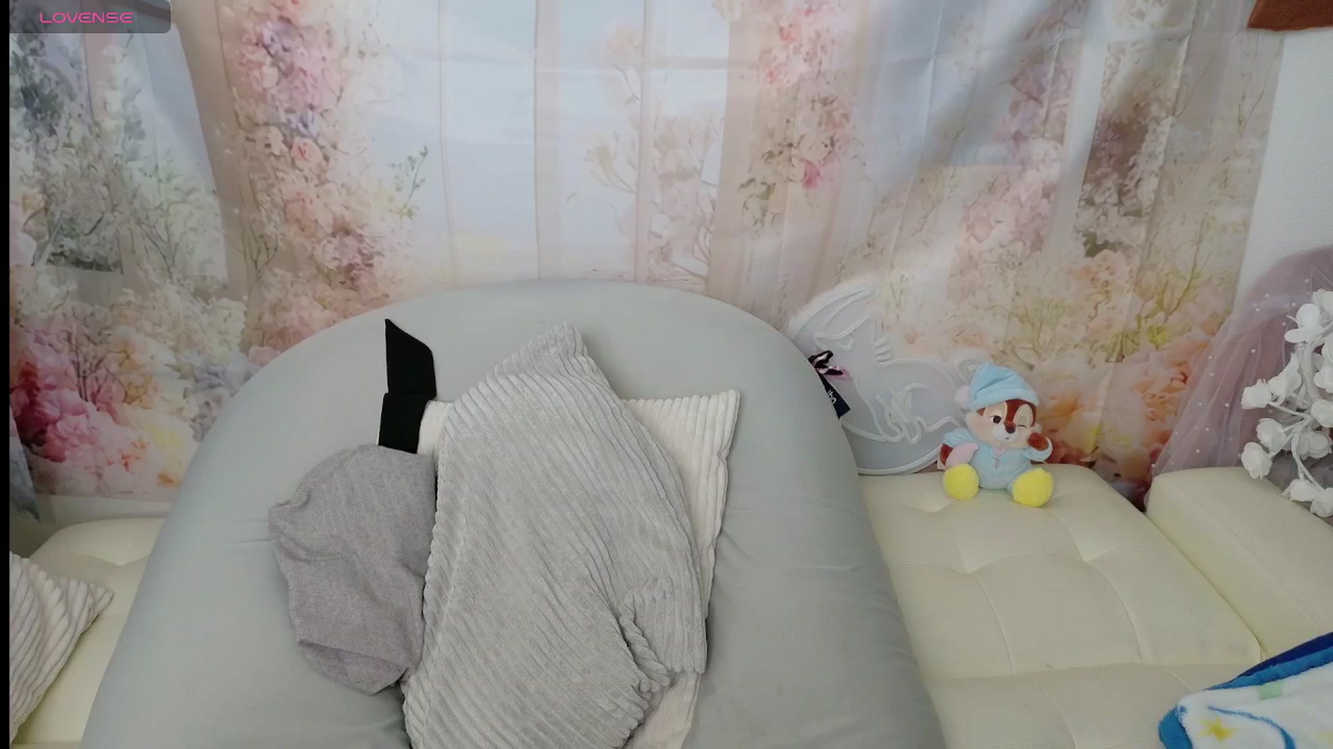 Gallery image thumbnail from Tsu_mu_gi_526's myfreecams stream on, 09/02/2025, 06:09 image 11 of 20