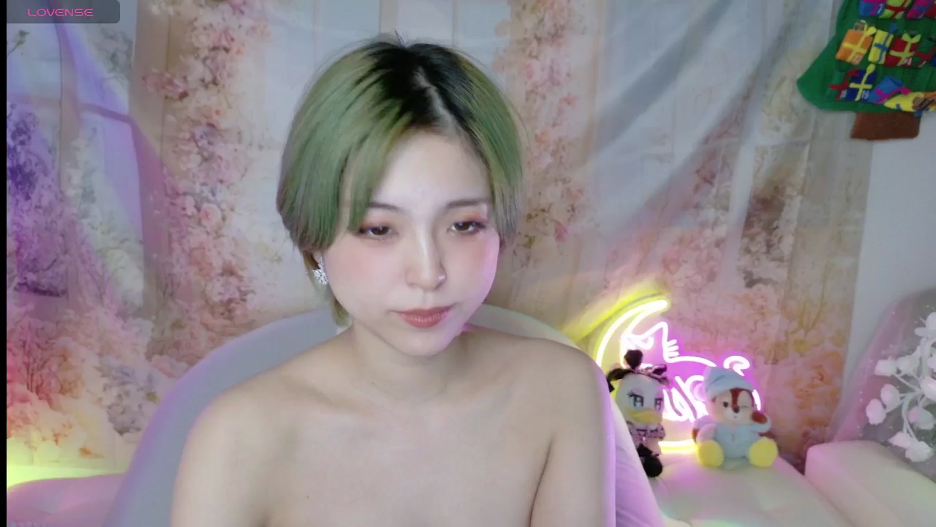 Gallery image thumbnail from Tsu_mu_gi_526's myfreecams stream on, 09/04/2025, 14:58 image 2 of 20