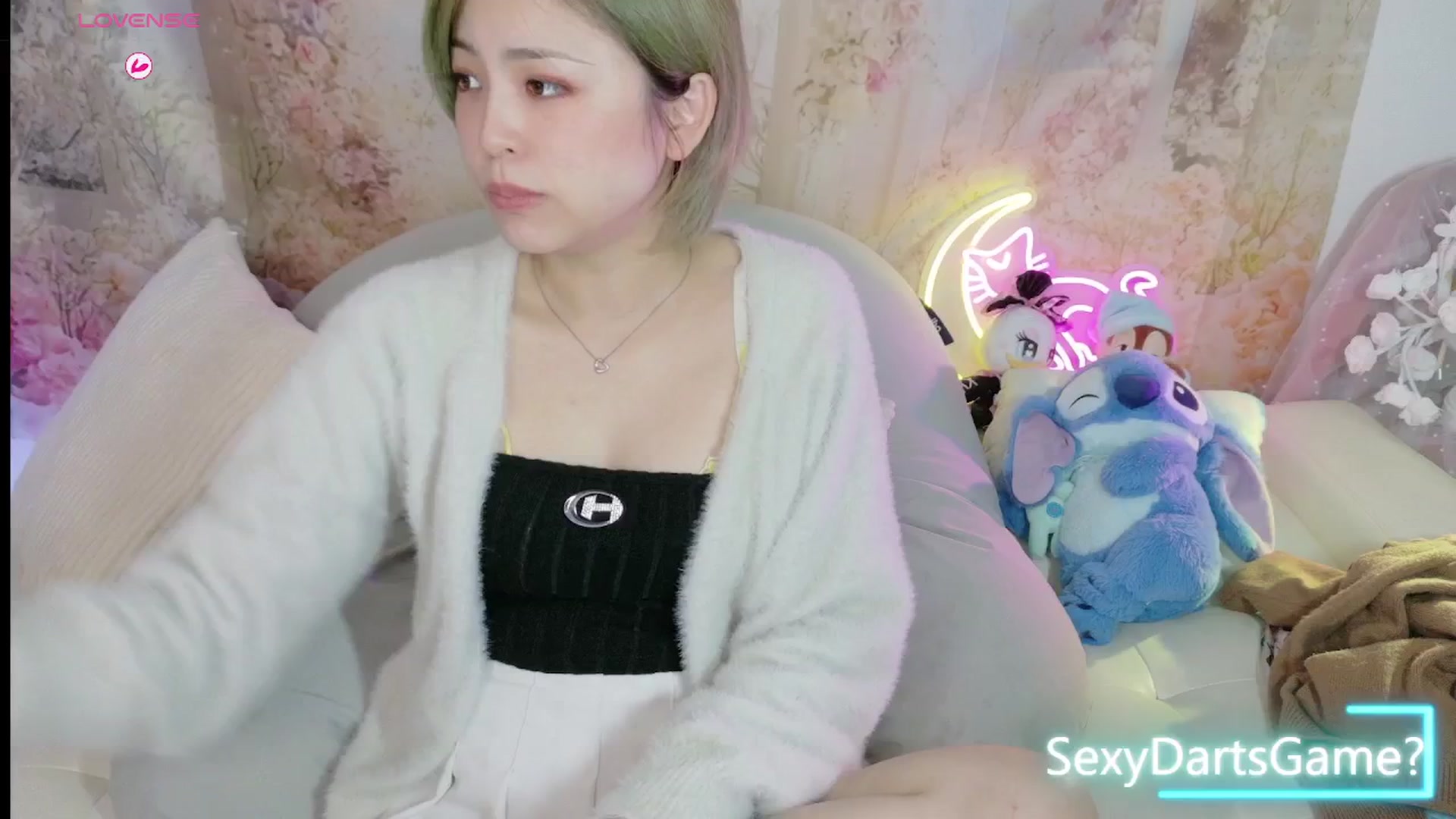Gallery image thumbnail from Tsu_mu_gi_526's myfreecams stream on, 09/10/2025, 14:49 image 17 of 20
