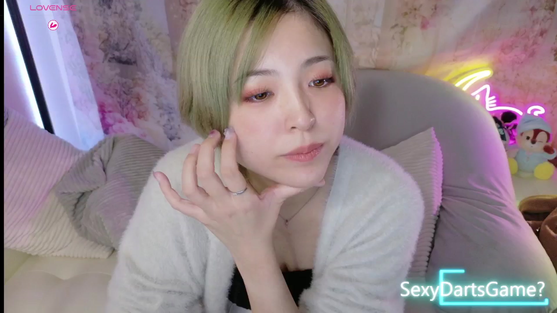 Gallery image thumbnail from Tsu_mu_gi_526's myfreecams stream on, 09/10/2025, 14:49 image 6 of 20