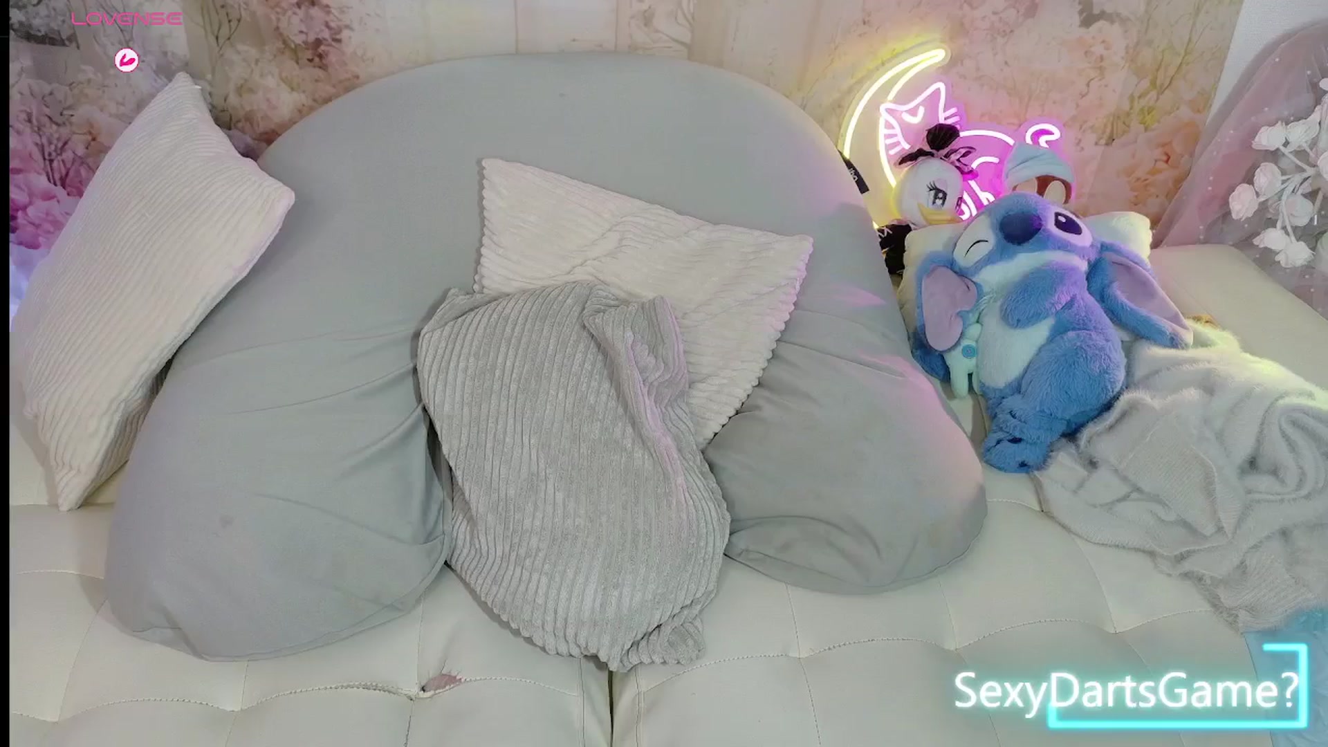 Gallery image thumbnail from Tsu_mu_gi_526's myfreecams stream on, 09/10/2025, 14:49 image 15 of 20