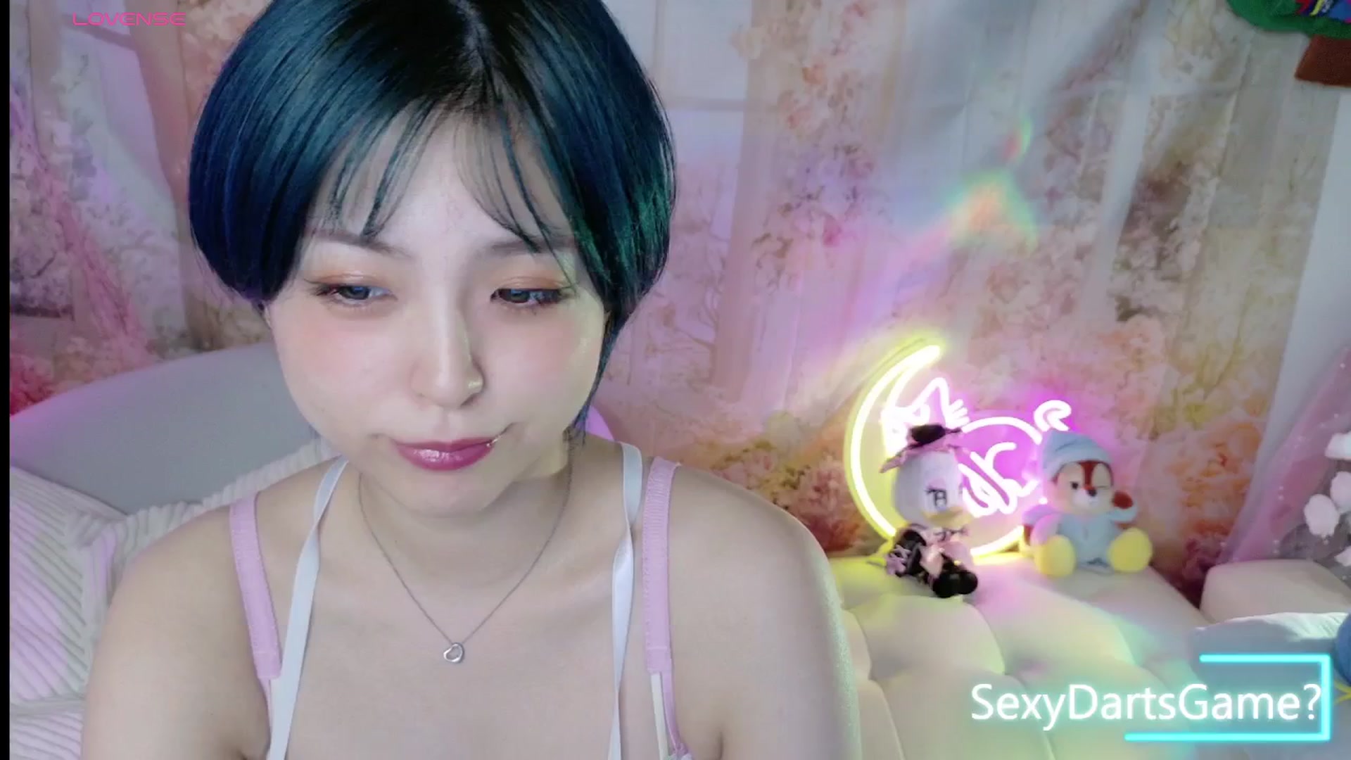 Gallery image thumbnail from Tsu_mu_gi_526's myfreecams stream on, 09/12/2025, 18:53 image 2 of 20