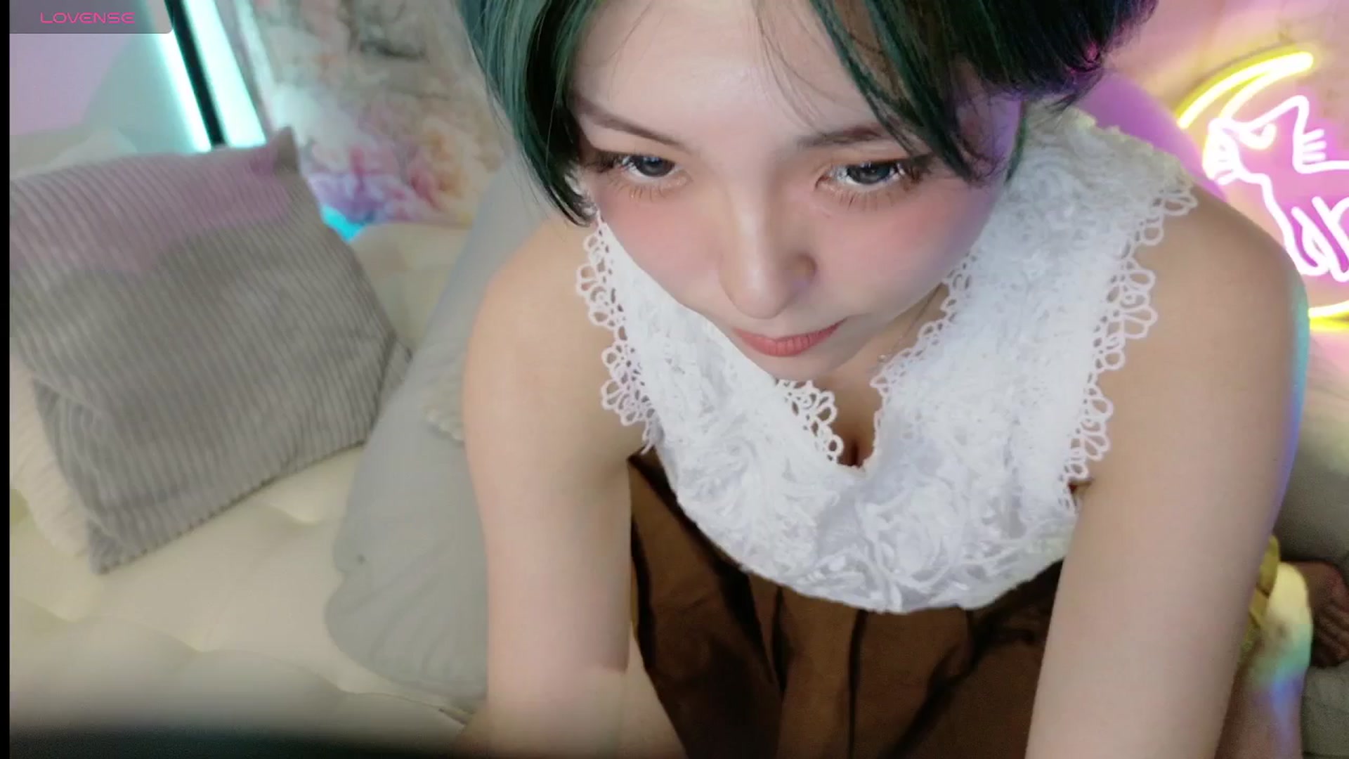 Gallery image thumbnail from Tsu_mu_gi_526's myfreecams stream on, 09/21/2025, 07:49 image 17 of 20