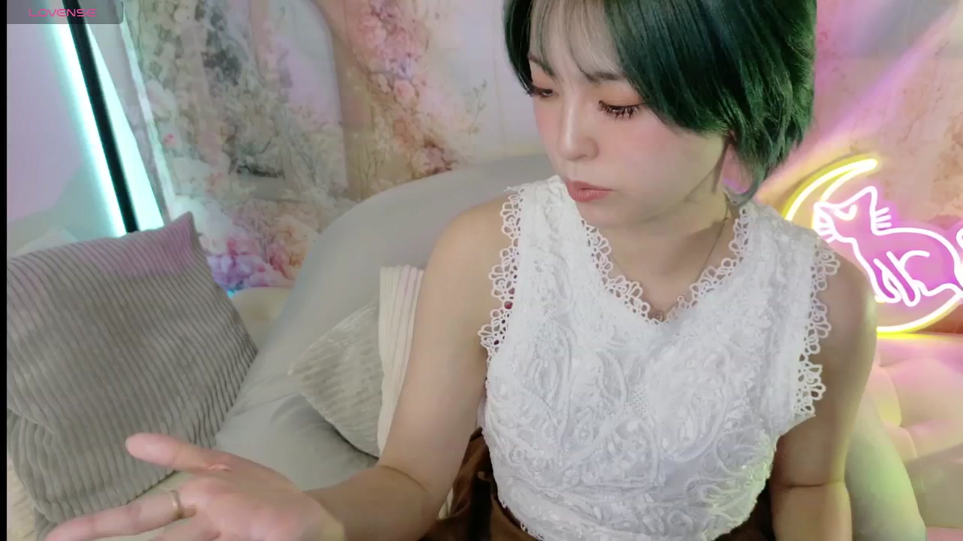 Gallery image thumbnail from Tsu_mu_gi_526's myfreecams stream on, 09/21/2025, 07:49 image 13 of 20