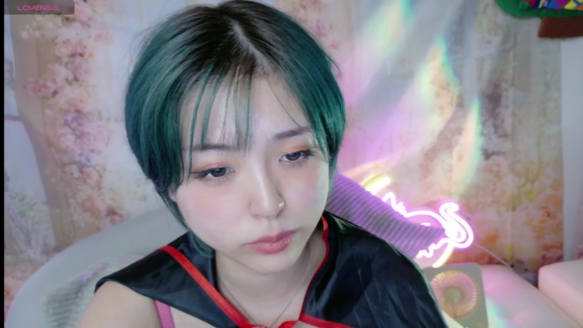 Gallery image thumbnail from Tsu_mu_gi_526's myfreecams stream on, 09/21/2025, 20:08 image 13 of 20