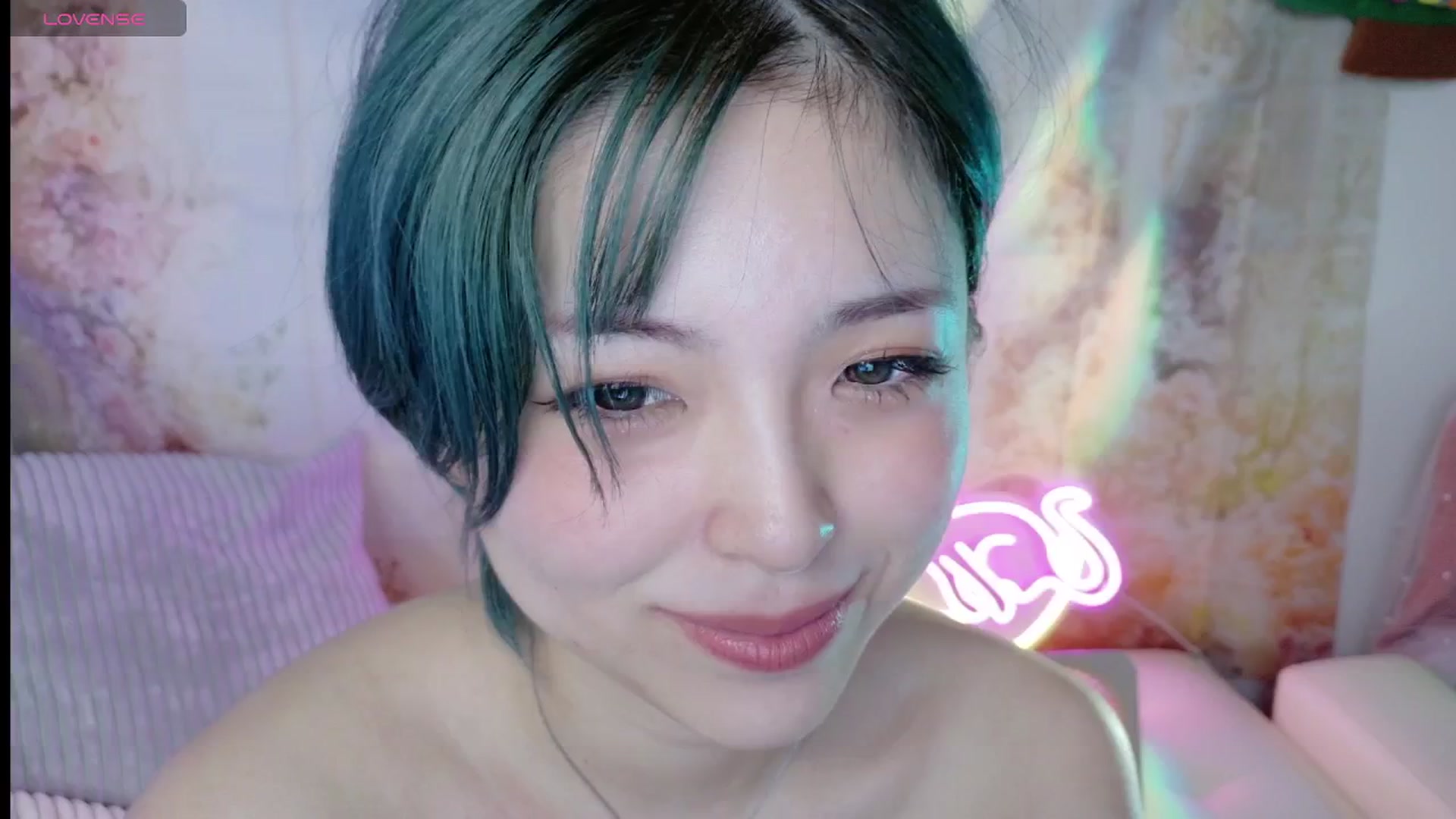 Gallery image thumbnail from Tsu_mu_gi_526's myfreecams stream on, 09/21/2025, 20:08 image 10 of 20