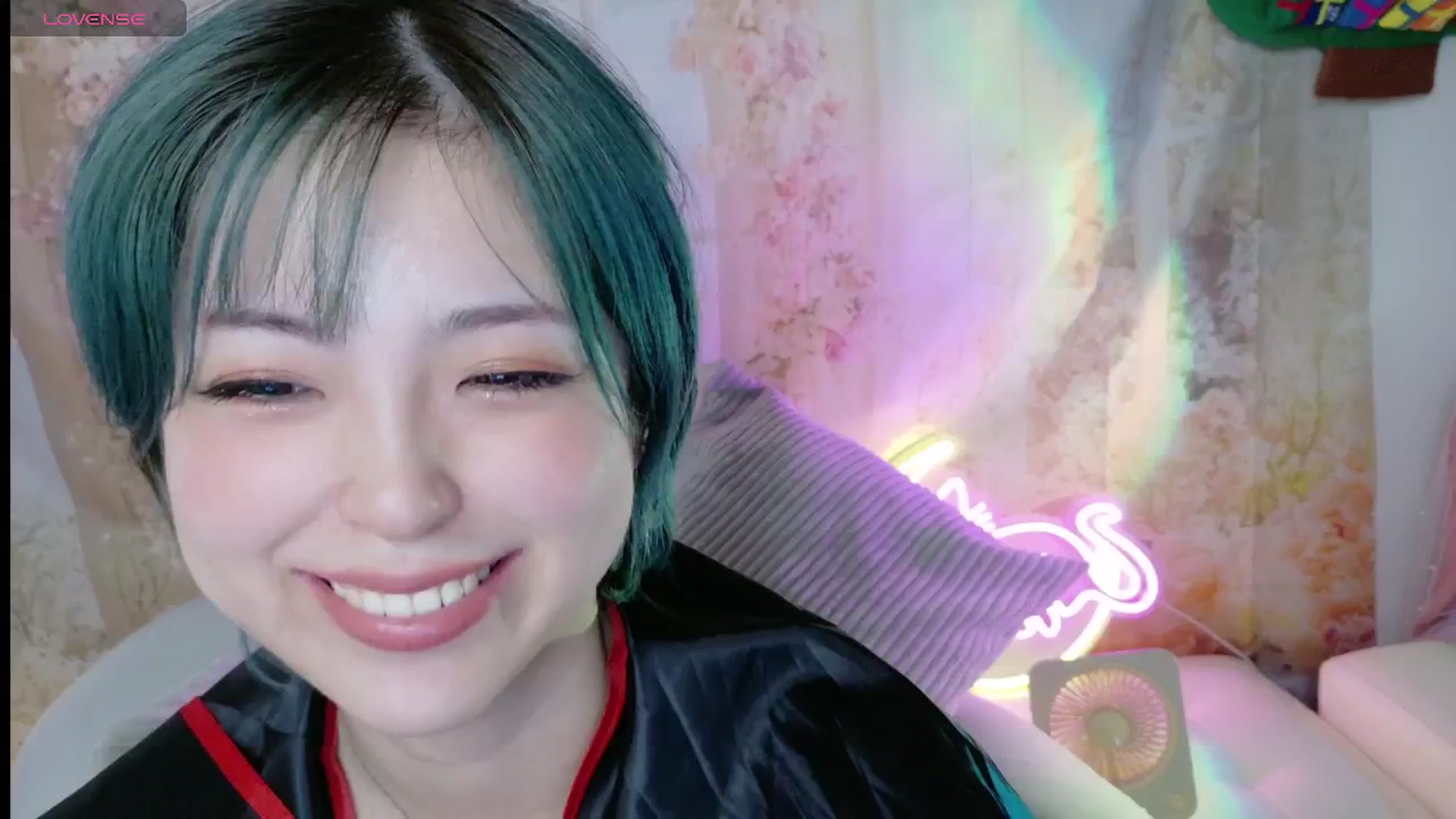 Gallery image thumbnail from Tsu_mu_gi_526's myfreecams stream on, 09/21/2025, 20:08 image 12 of 20