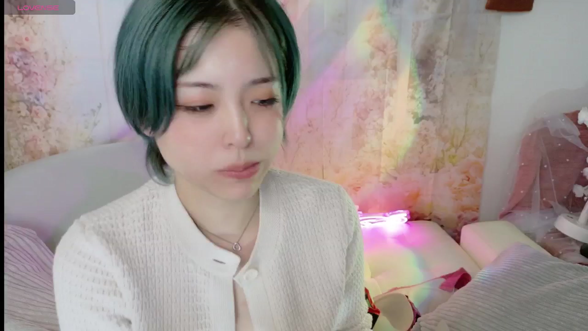 Gallery image thumbnail from Tsu_mu_gi_526's myfreecams stream on, 09/21/2025, 22:13 image 7 of 20