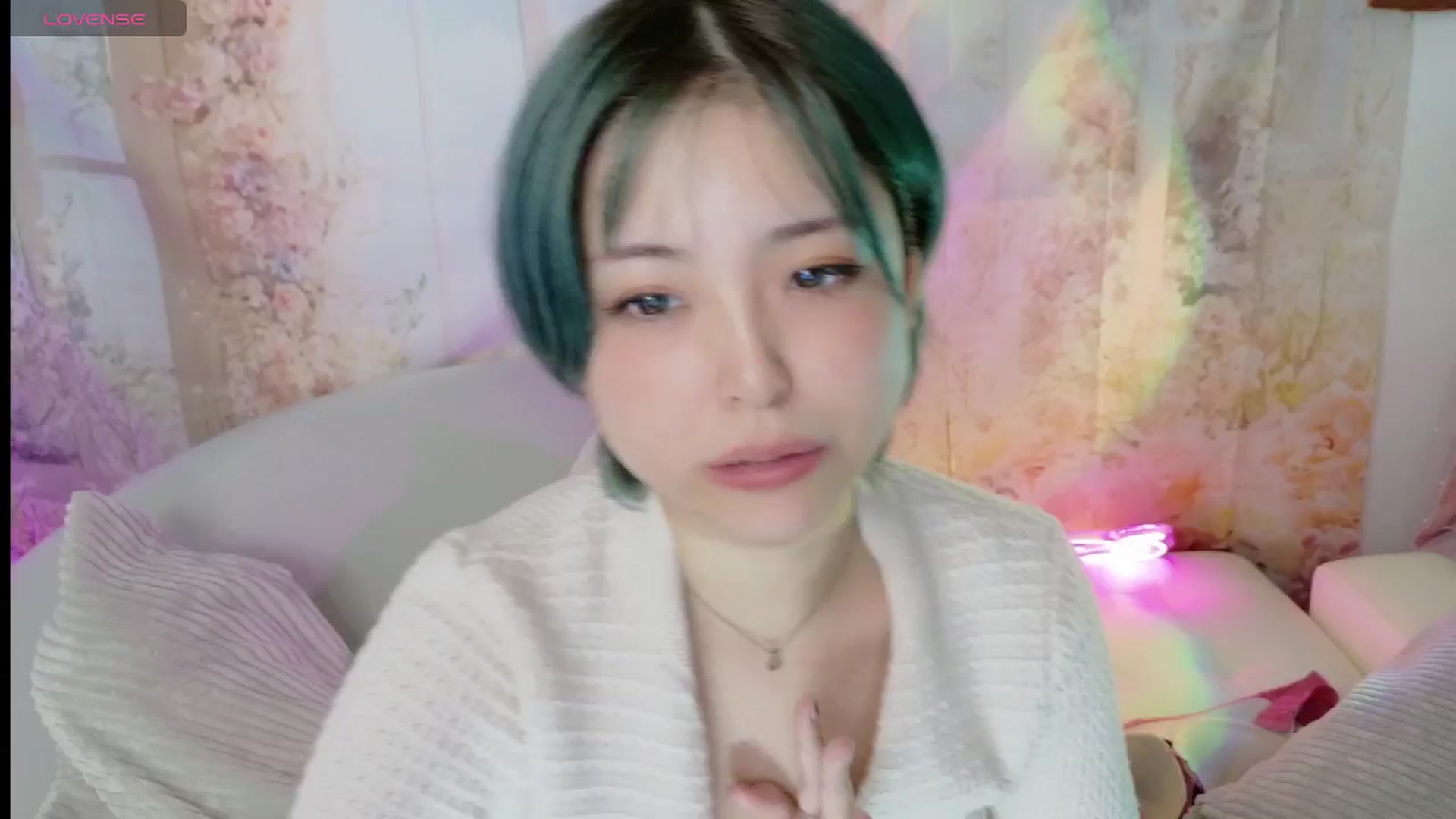 Gallery image thumbnail from Tsu_mu_gi_526's myfreecams stream on, 09/21/2025, 22:13 image 9 of 20