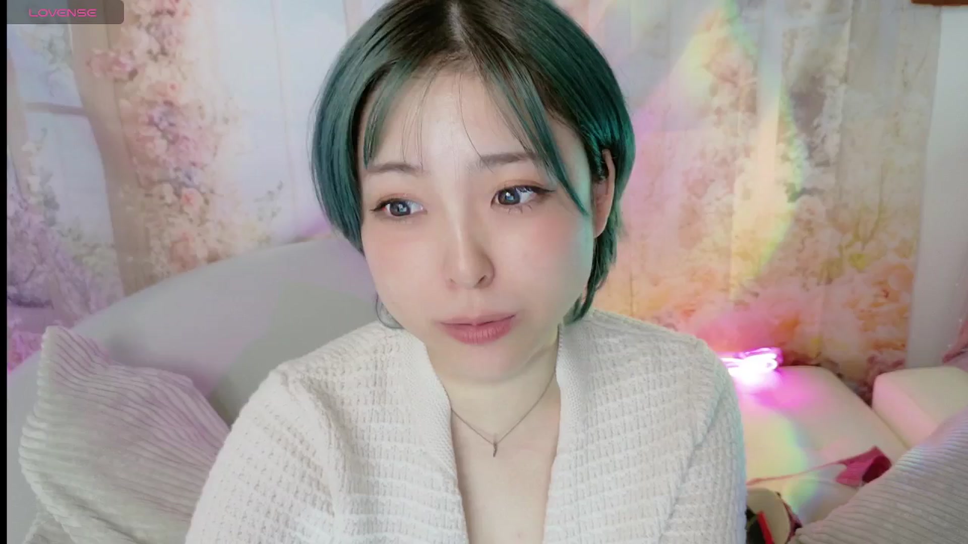 Gallery image thumbnail from Tsu_mu_gi_526's myfreecams stream on, 09/21/2025, 22:13 image 10 of 20