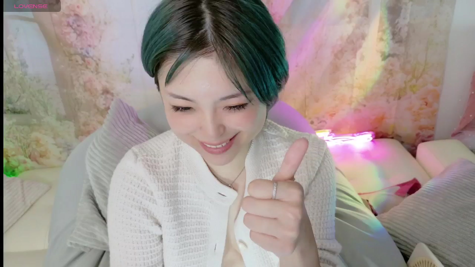 Gallery image thumbnail from Tsu_mu_gi_526's myfreecams stream on, 09/21/2025, 22:13 image 15 of 20
