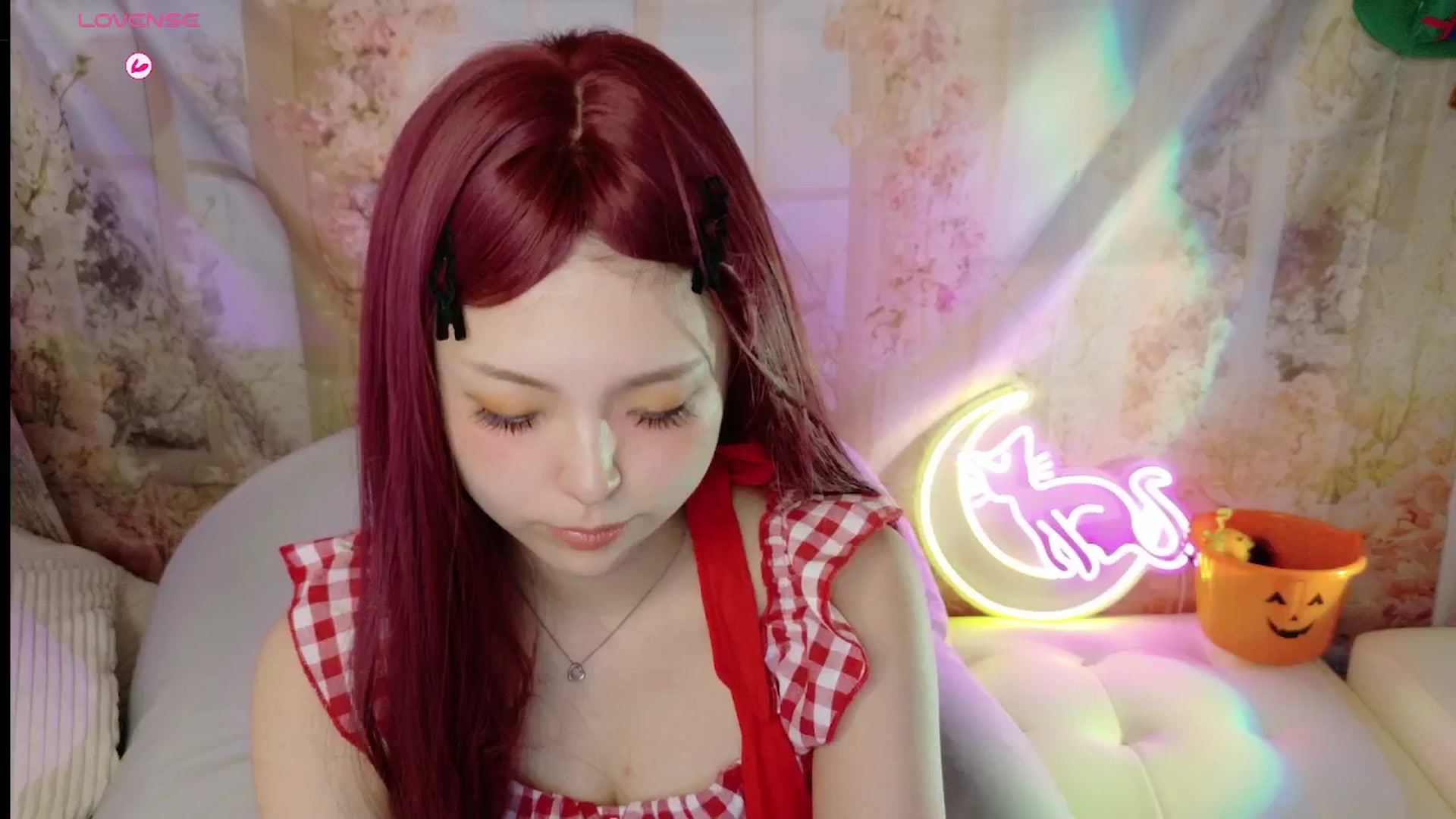 Gallery image thumbnail from Tsu_mu_gi_526's myfreecams stream on, 09/29/2025, 09:41 image 17 of 20