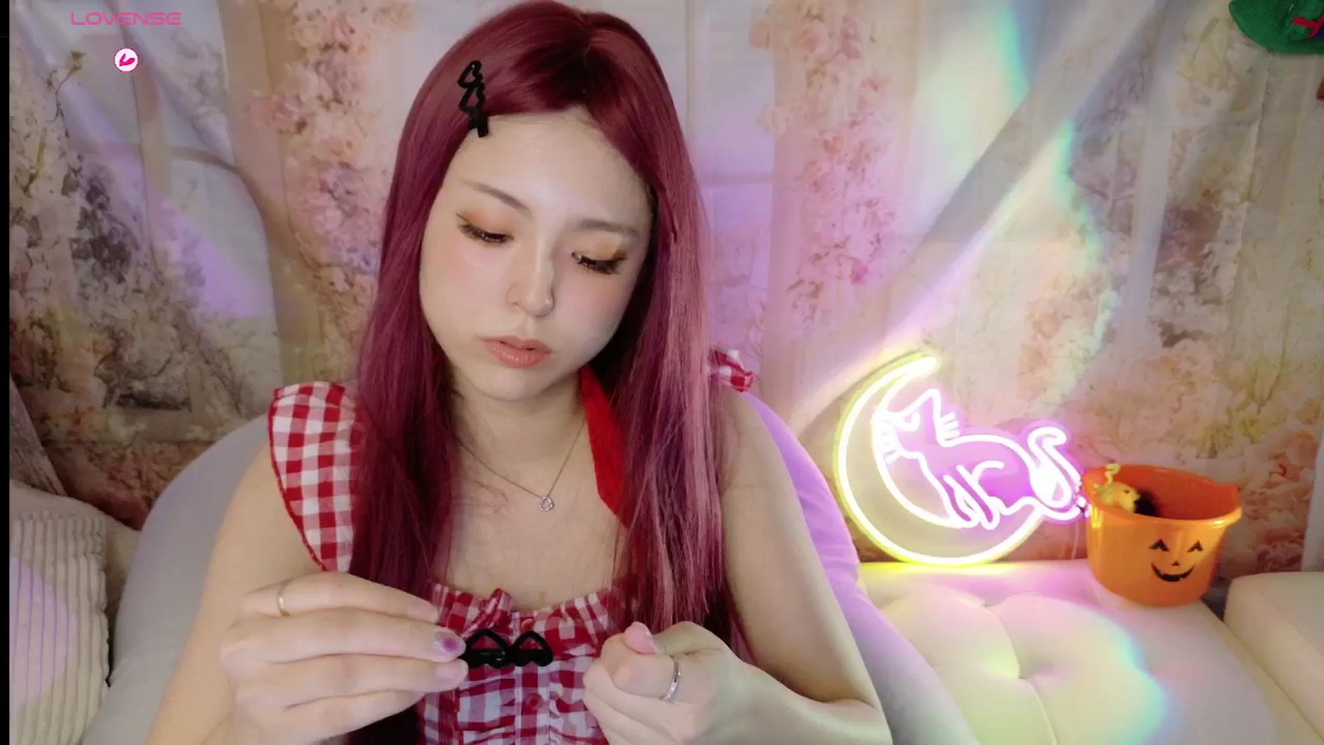 Gallery image thumbnail from Tsu_mu_gi_526's myfreecams stream on, 09/29/2025, 09:41 image 5 of 20