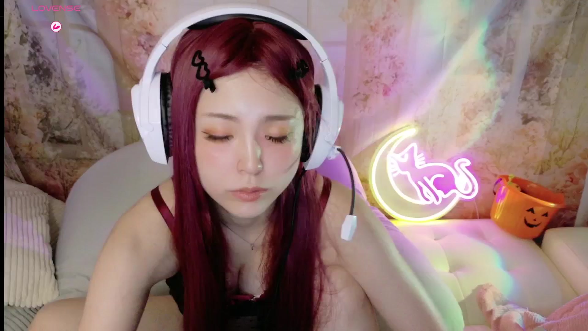 Gallery image thumbnail from Tsu_mu_gi_526's myfreecams stream on, 09/29/2025, 10:22 image 17 of 20