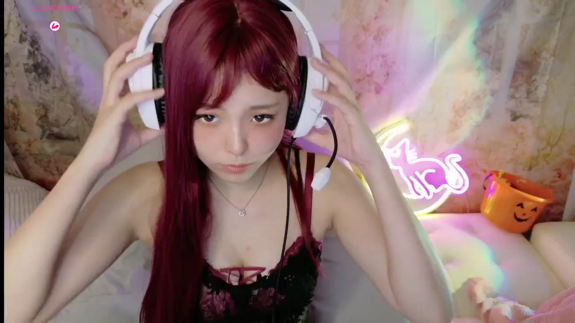 Gallery image thumbnail from Tsu_mu_gi_526's myfreecams stream on, 09/29/2025, 10:22 image 12 of 20