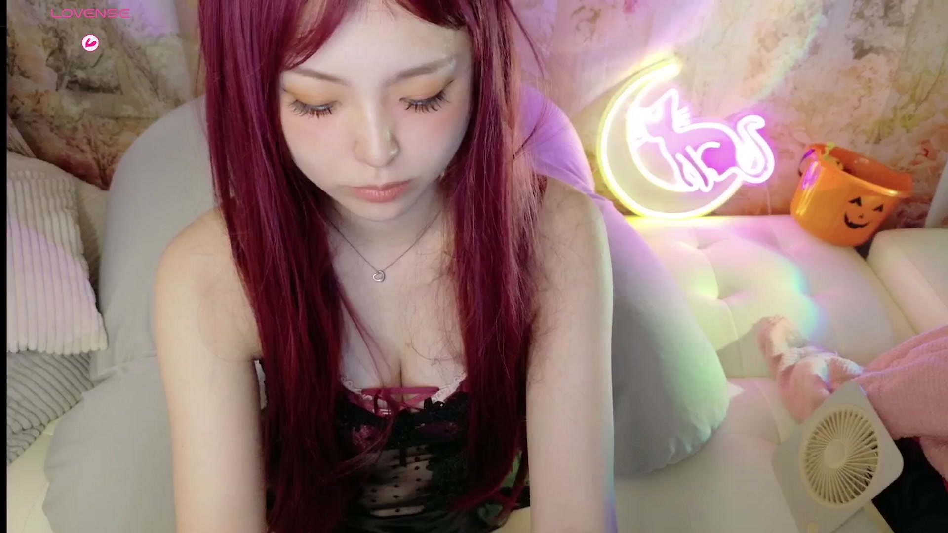 Gallery image thumbnail from Tsu_mu_gi_526's myfreecams stream on, 09/29/2025, 10:22 image 3 of 20