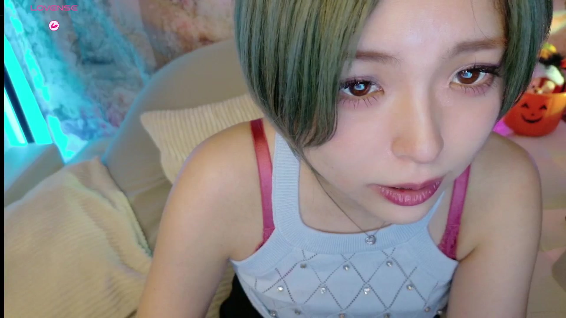 Gallery image thumbnail from Tsu_mu_gi_526's myfreecams stream on, 10/09/2025, 16:50 image 14 of 20