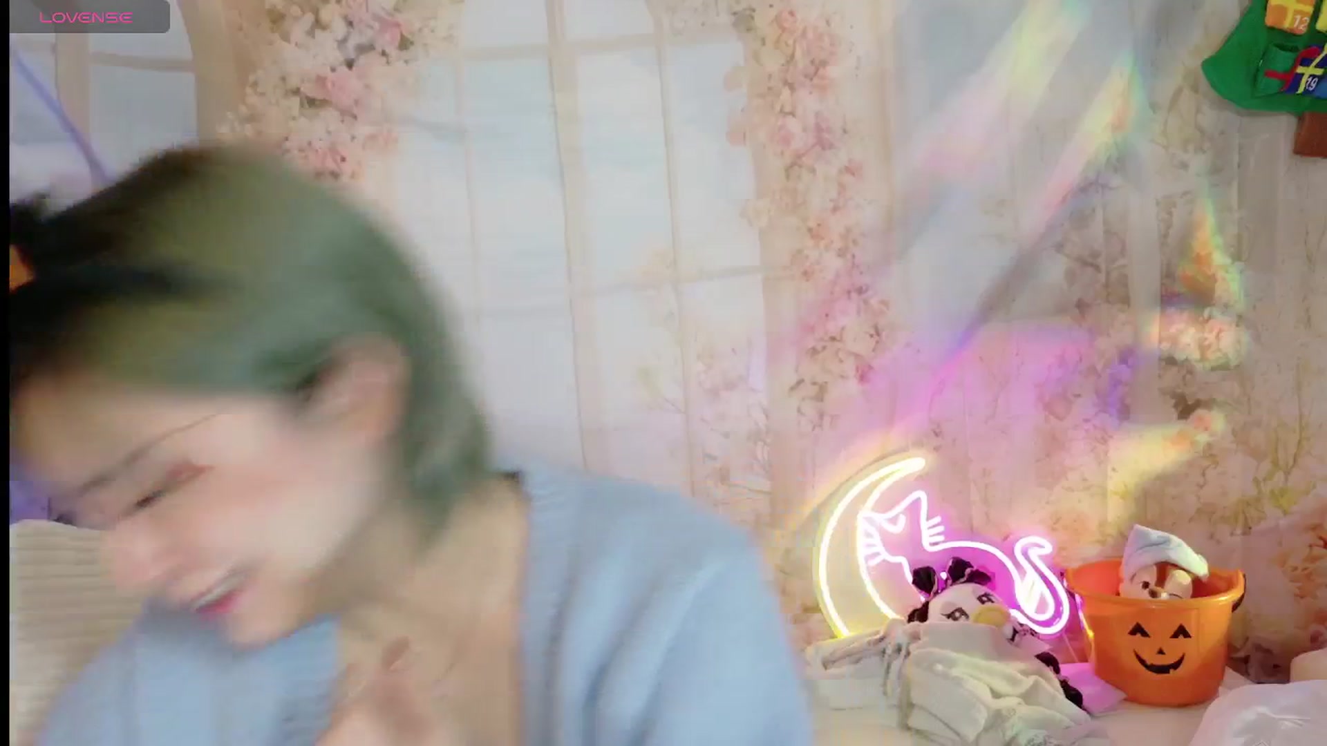 Gallery image thumbnail from Tsu_mu_gi_526's myfreecams stream on, 10/10/2025, 19:07 image 8 of 20