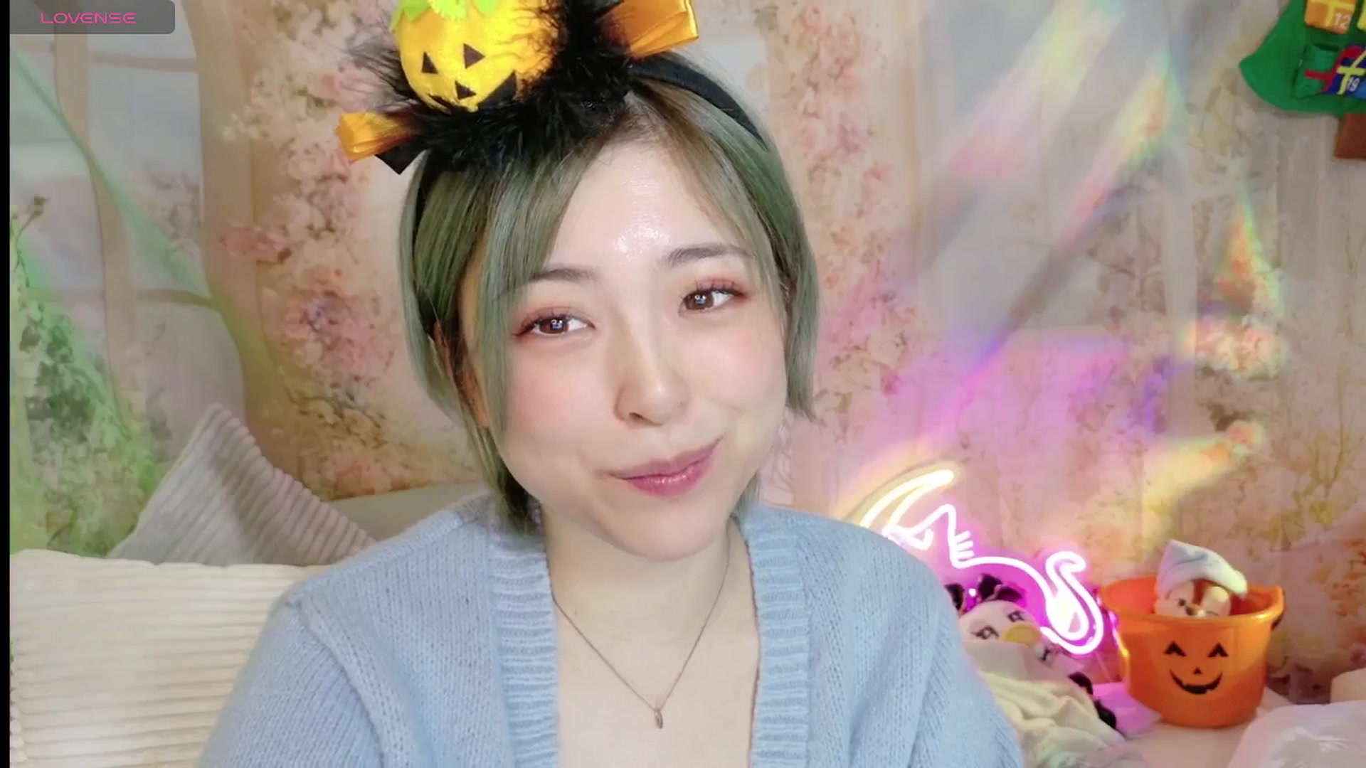 Gallery image thumbnail from Tsu_mu_gi_526's myfreecams stream on, 10/10/2025, 19:07 image 12 of 20
