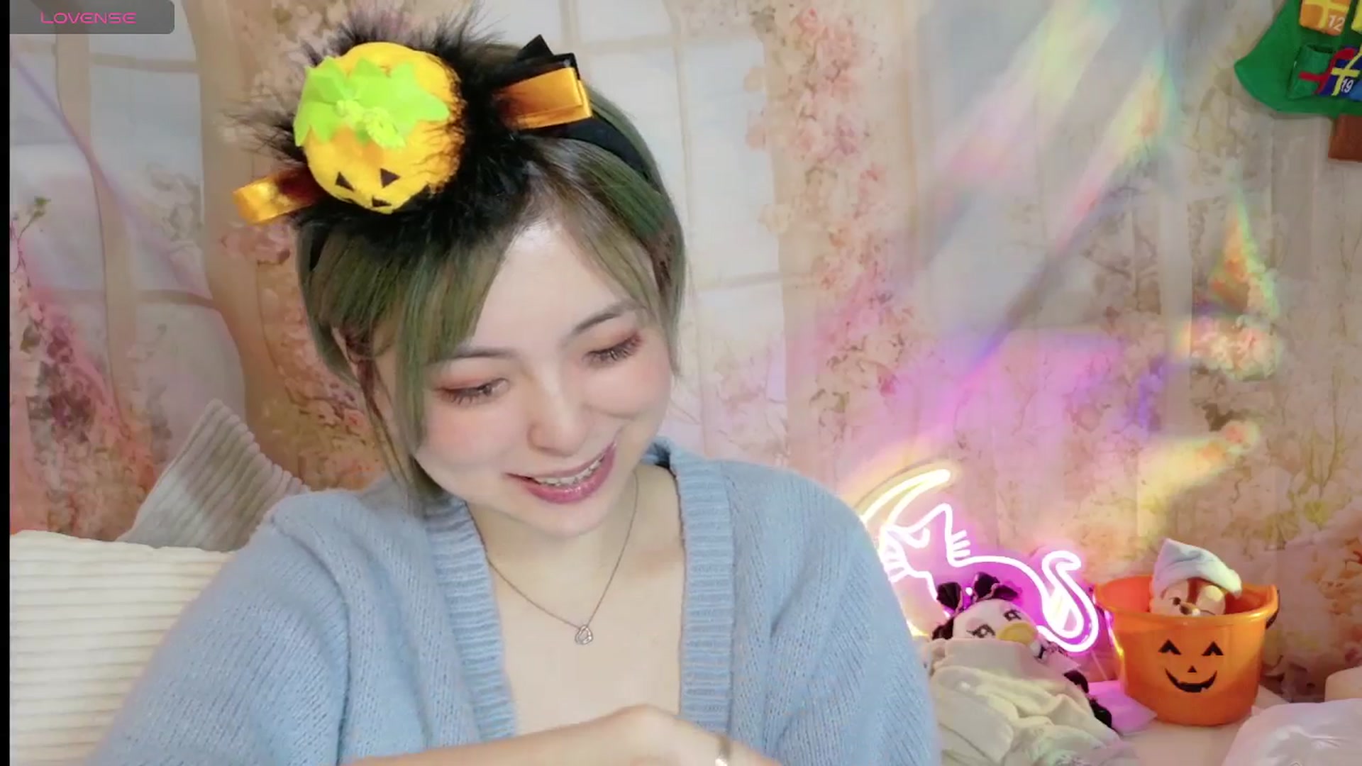 Gallery image thumbnail from Tsu_mu_gi_526's myfreecams stream on, 10/10/2025, 19:07 image 3 of 20
