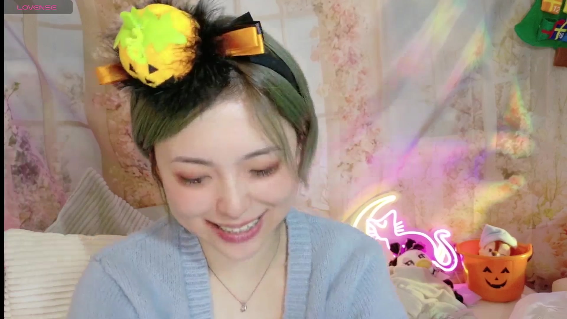 Gallery image thumbnail from Tsu_mu_gi_526's myfreecams stream on, 10/10/2025, 19:07 image 18 of 20