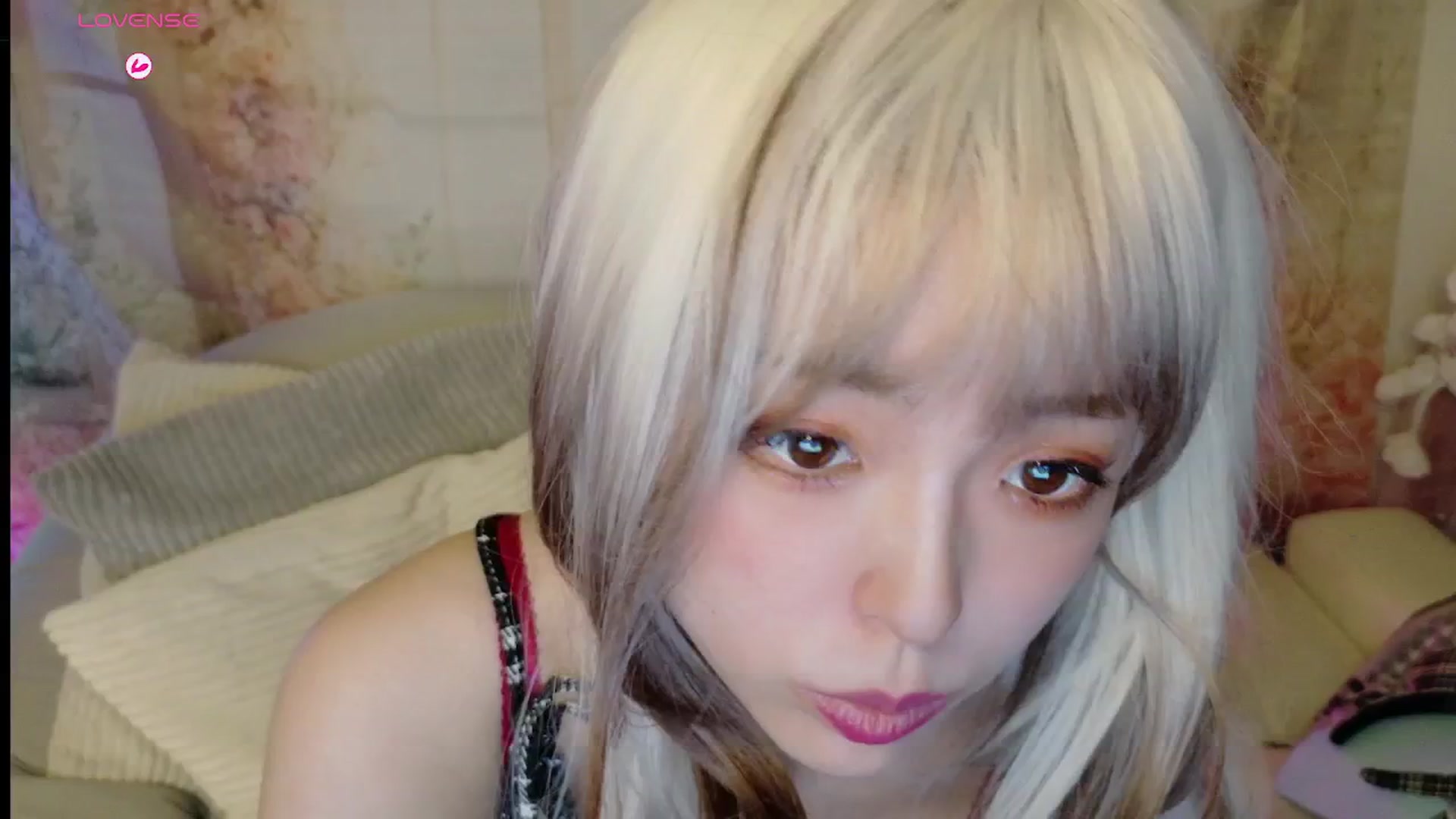 Gallery image thumbnail from Tsu_mu_gi_526's myfreecams stream on, 10/16/2025, 11:29 image 18 of 20