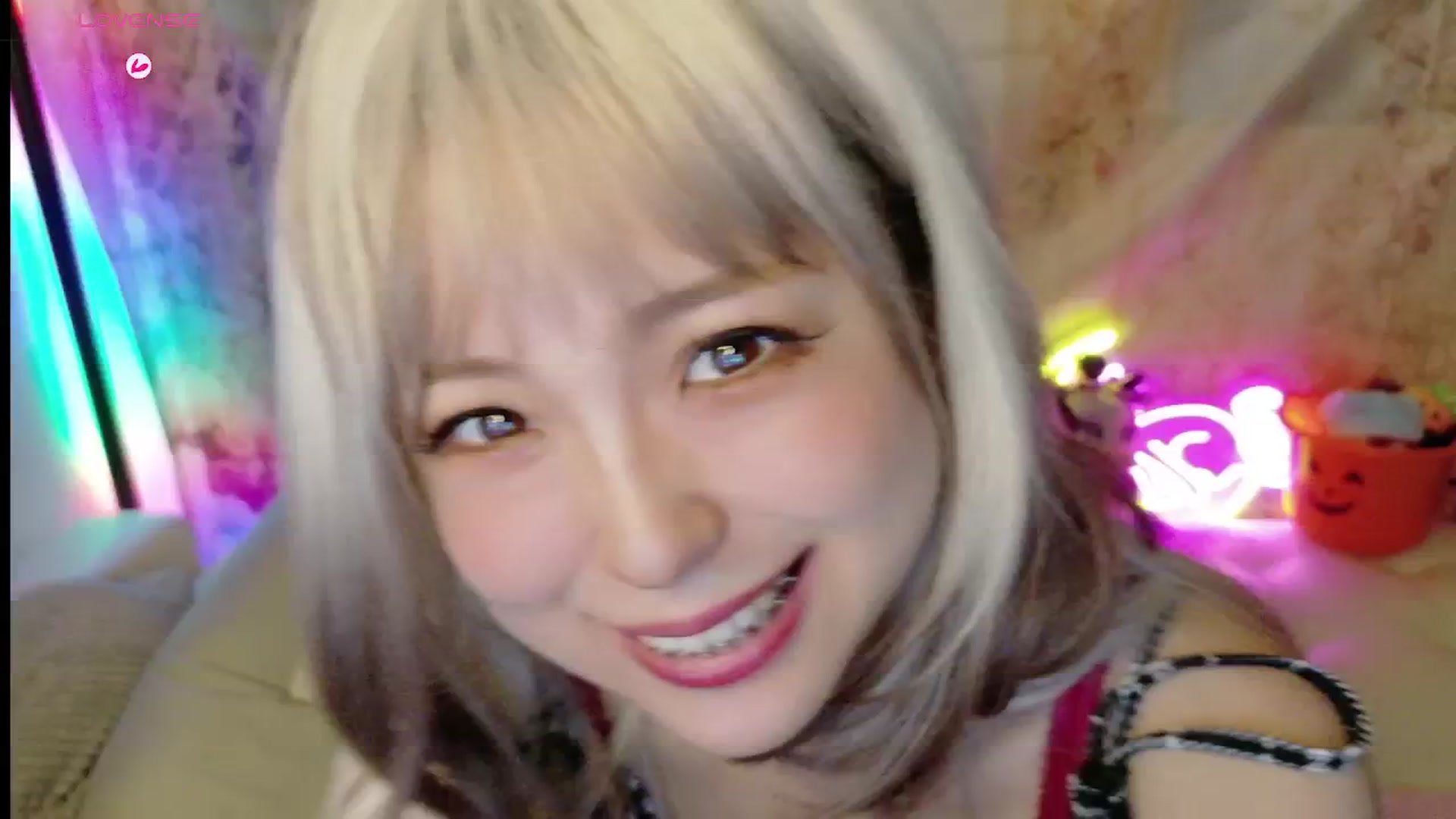 Gallery image thumbnail from Tsu_mu_gi_526's myfreecams stream on, 10/16/2025, 11:29 image 10 of 20