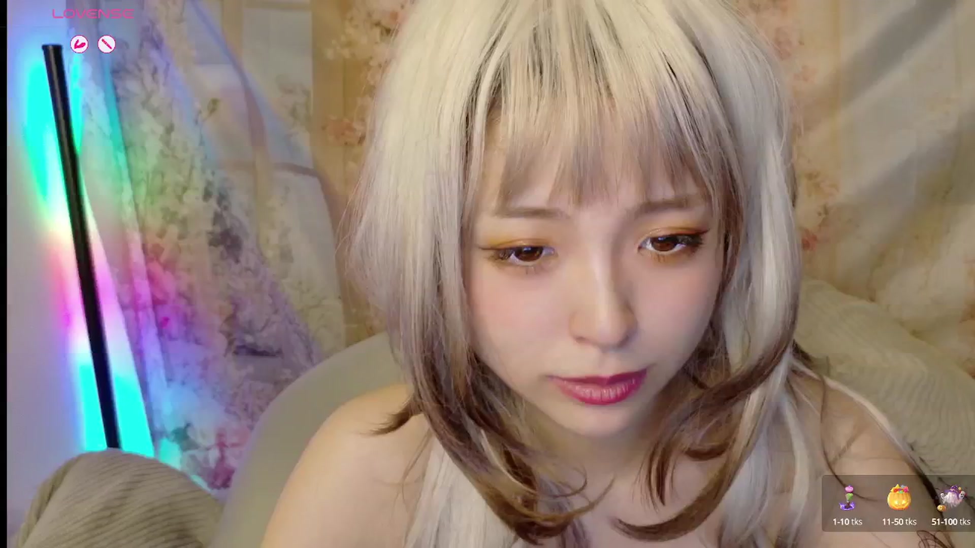 Gallery image thumbnail from Tsu_mu_gi_526's myfreecams stream on, 10/16/2025, 17:42 image 13 of 20