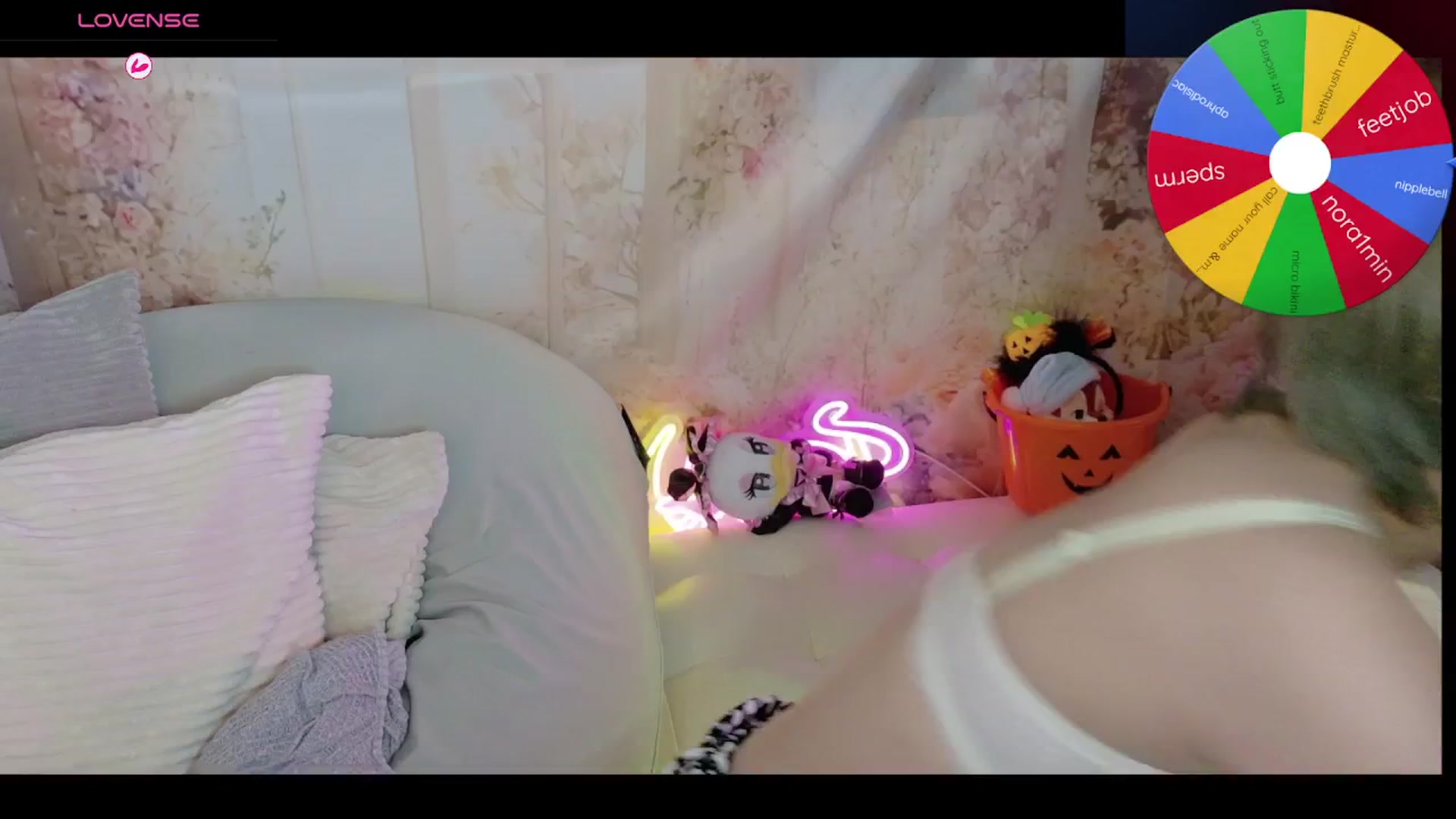 Gallery image thumbnail from Tsu_mu_gi_526's myfreecams stream on, 10/24/2025, 12:01 image 6 of 20