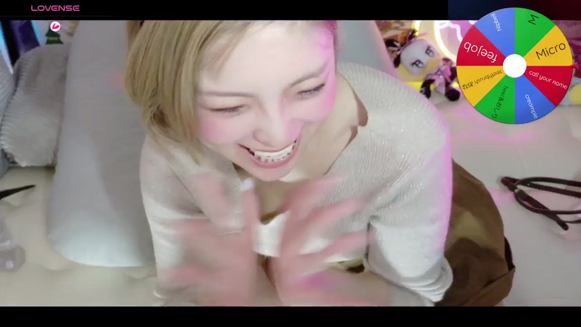 Gallery image thumbnail from Tsu_mu_gi_526's myfreecams stream on, 12/22/2025, 10:30 image 14 of 20